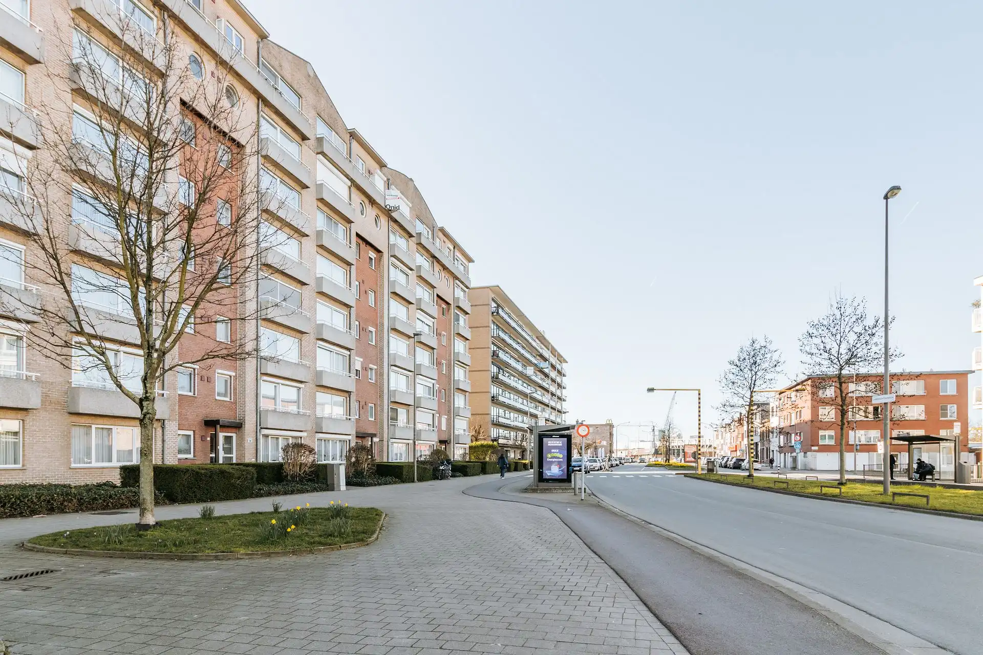 Lichtrijk twee slaapkamer appartement op gunstige locatie foto 2