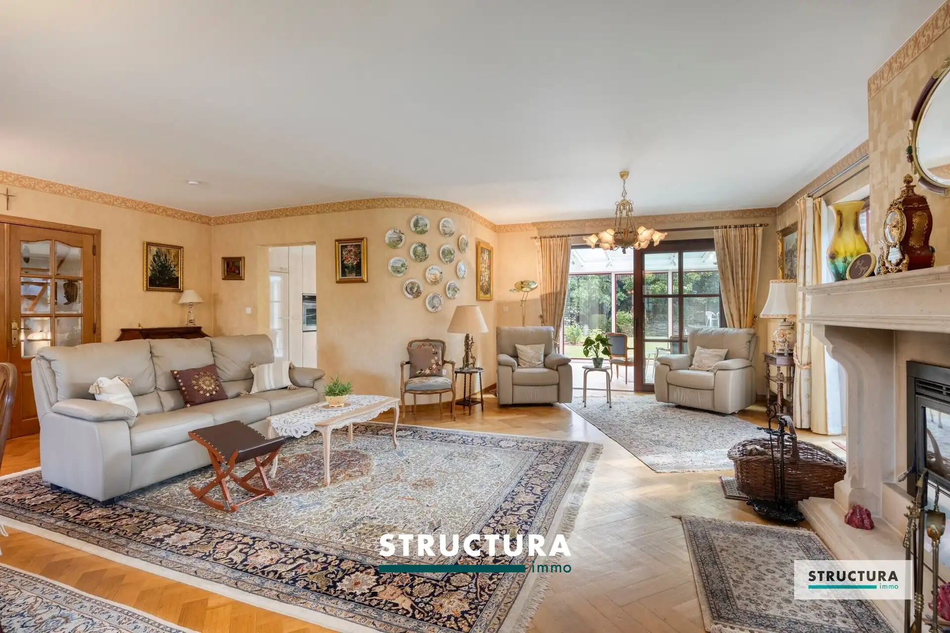 Karaktervolle en ruime villa met 4 slaapkamers en twee badkamers met sterke bouwkwaliteit op een uitstekende locatie foto 8
