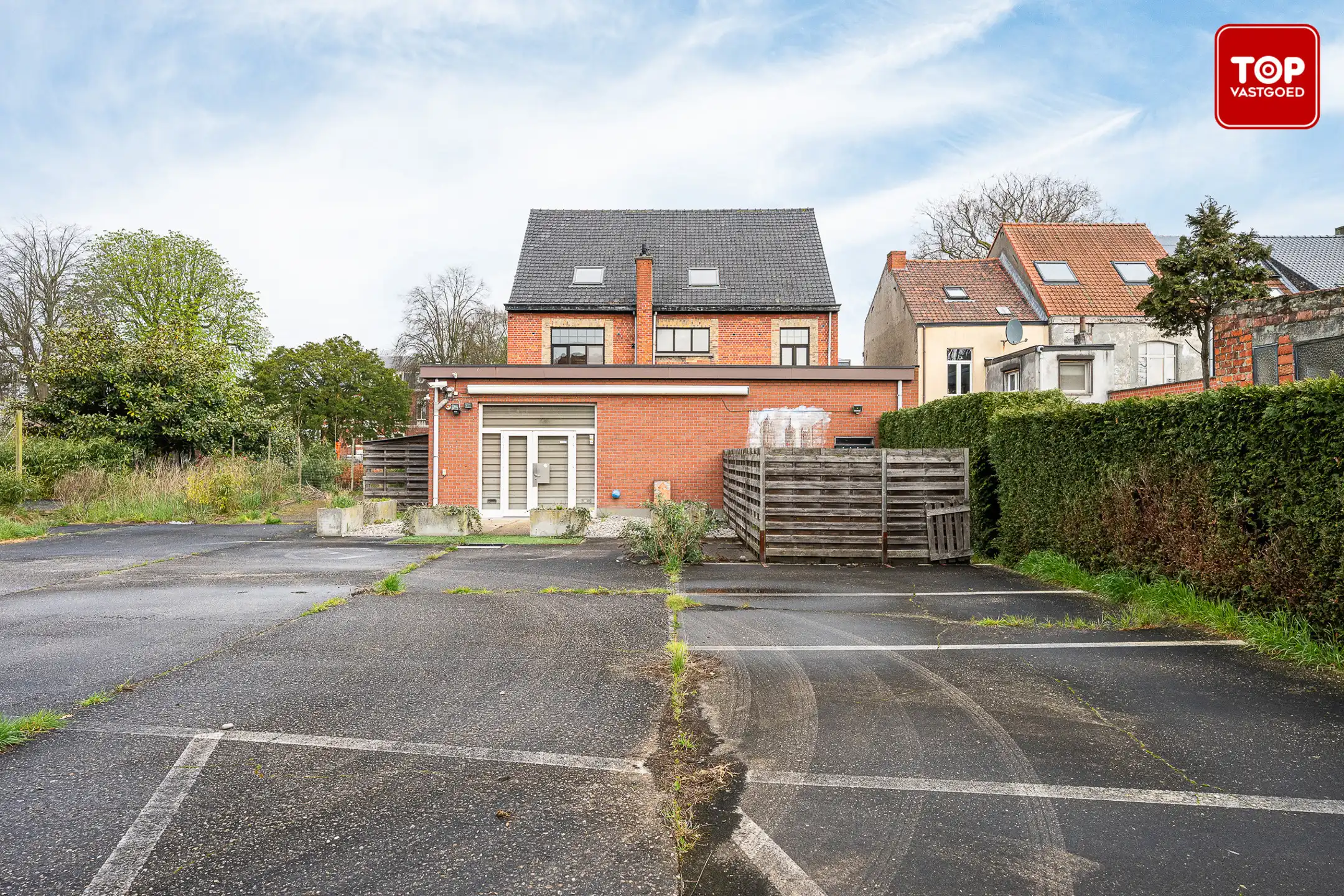 Karaktervol en  multifunctioneel handelshuis  op een interessante ligging.  foto 28