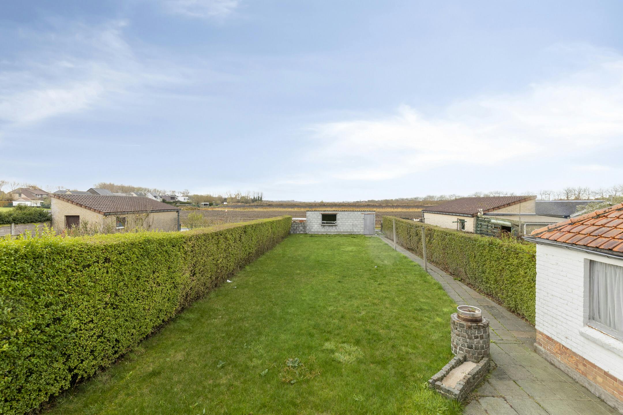 Woning met 3 slaapkamers, garage en tuin te koop. foto 28