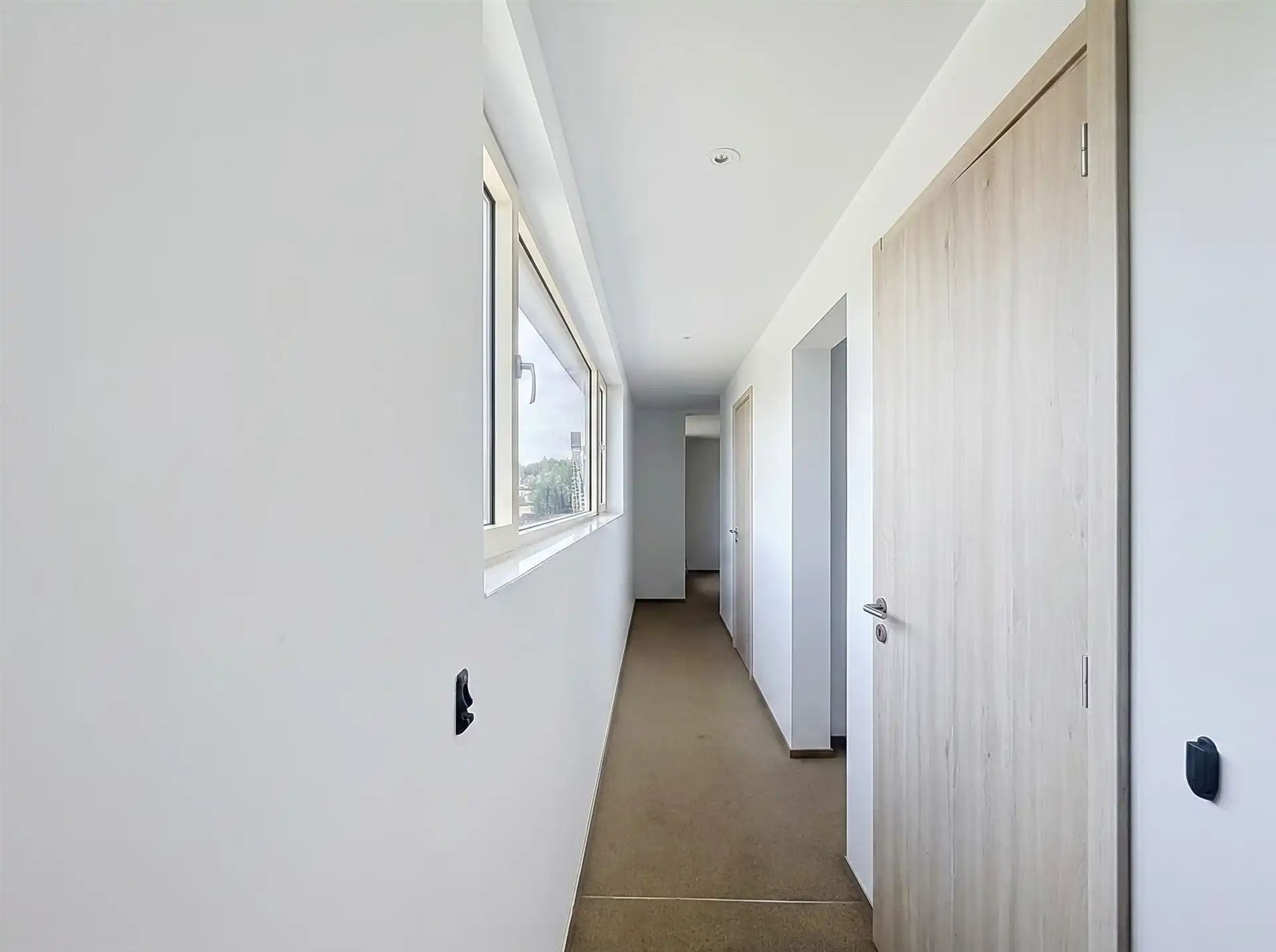 3 slaapkamer appartement met ruim terras en 2 autostaanplaatsen foto 13
