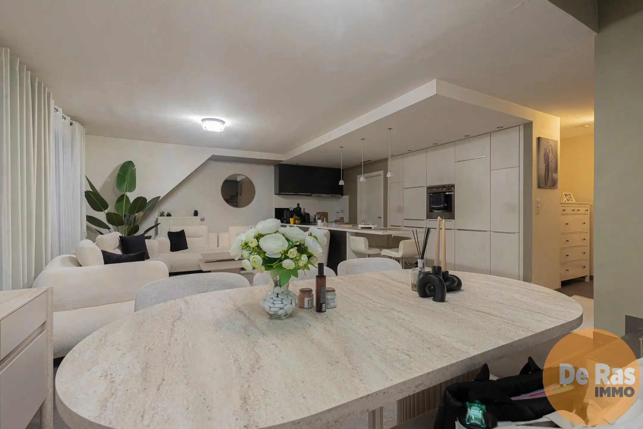 OUDEGEM - Instapklaar, ruim duplex appartement 3slpk foto 4