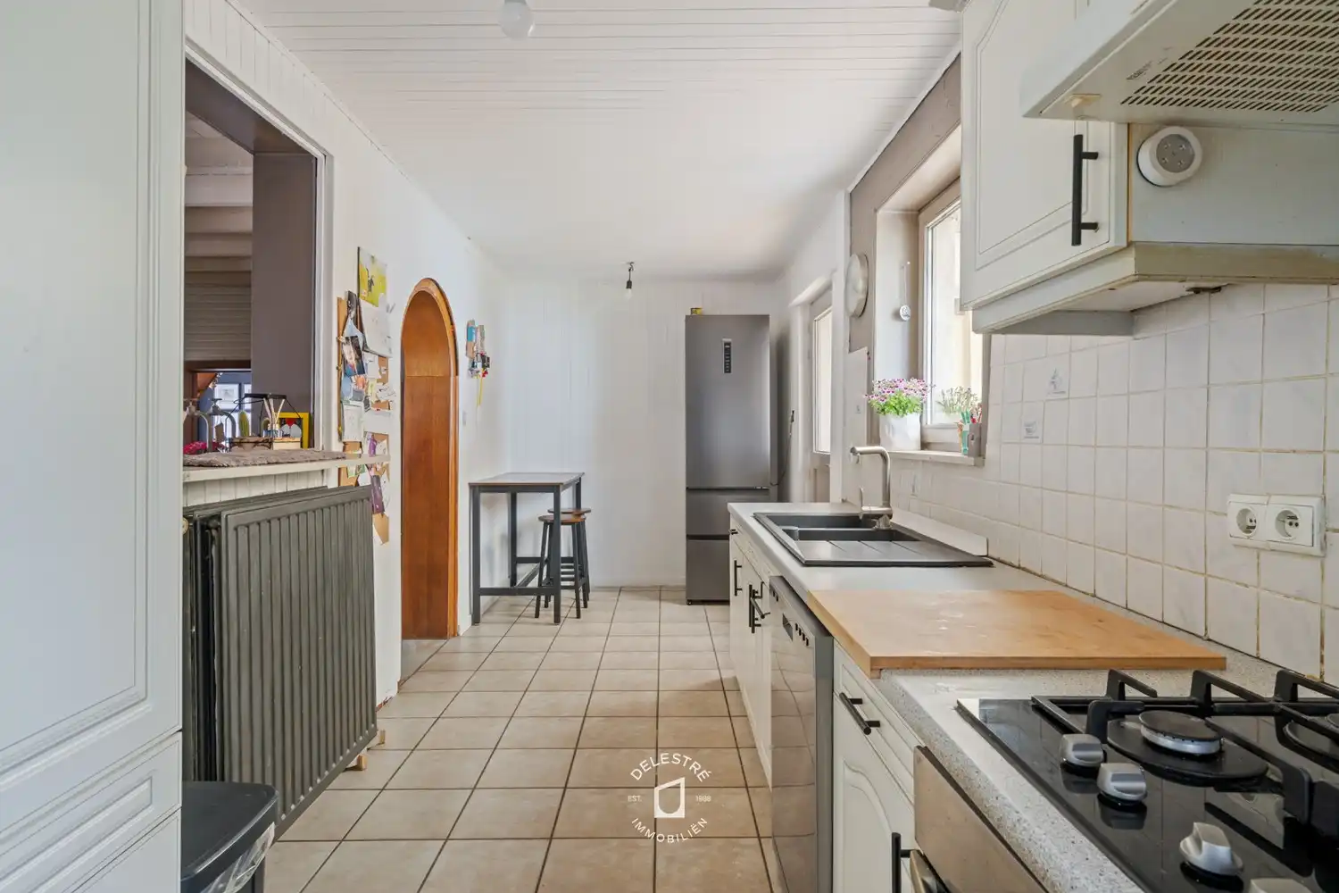 Veelzijdige woning met 3 slaapkamers, ruime bijgebouwen en werkplaats te Okegem foto 5