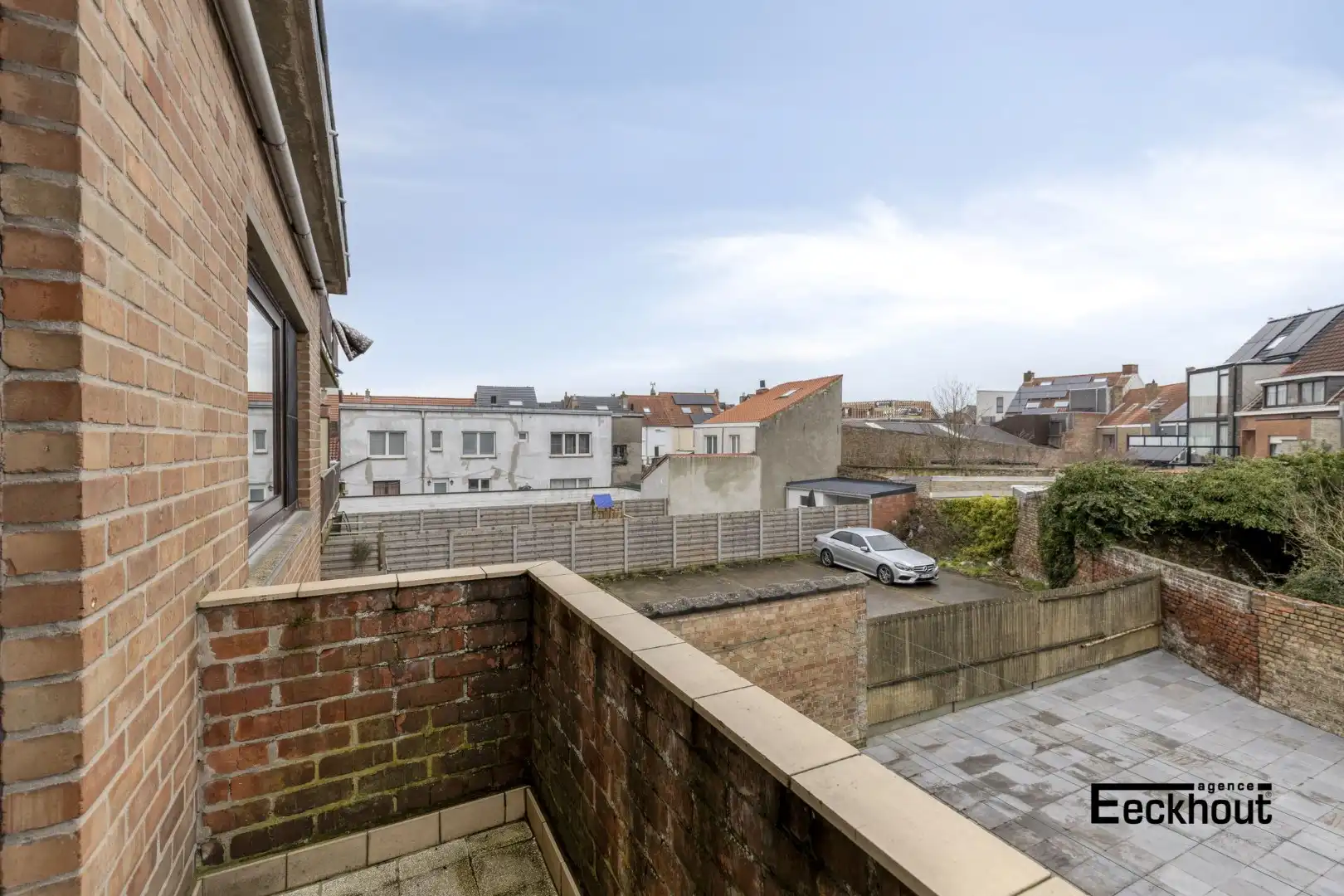 Ruime woning met 2 garageboxen en grote opslagplaats/garage foto 8