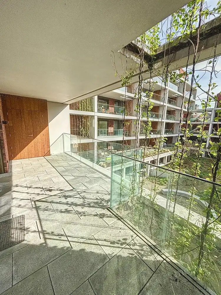 Ruime assistentiewoning met zonnig terras in het centrum van Hasselt foto 8