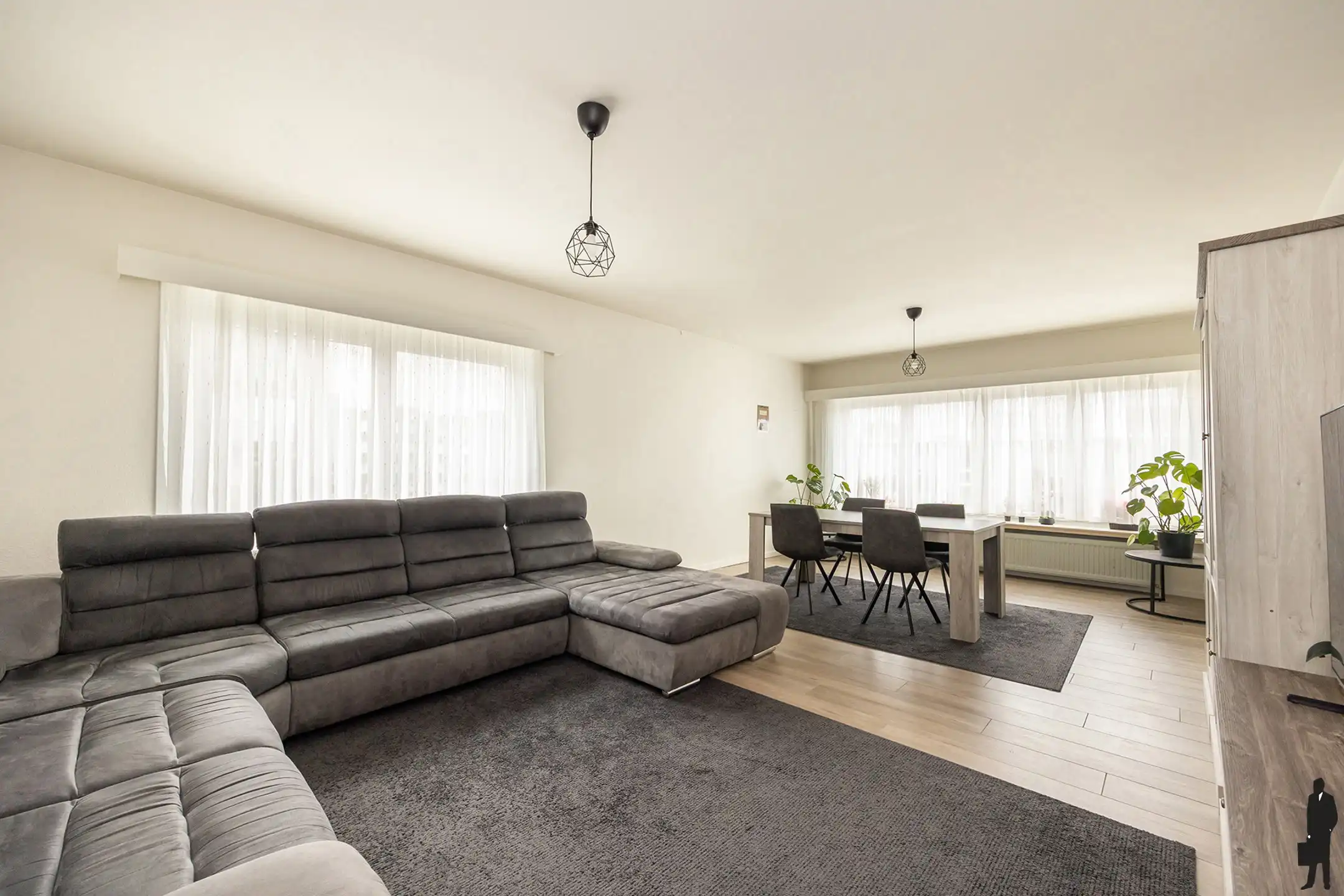 Instapklaar hoekappartement met terras & garage foto {{pictureIndex}}