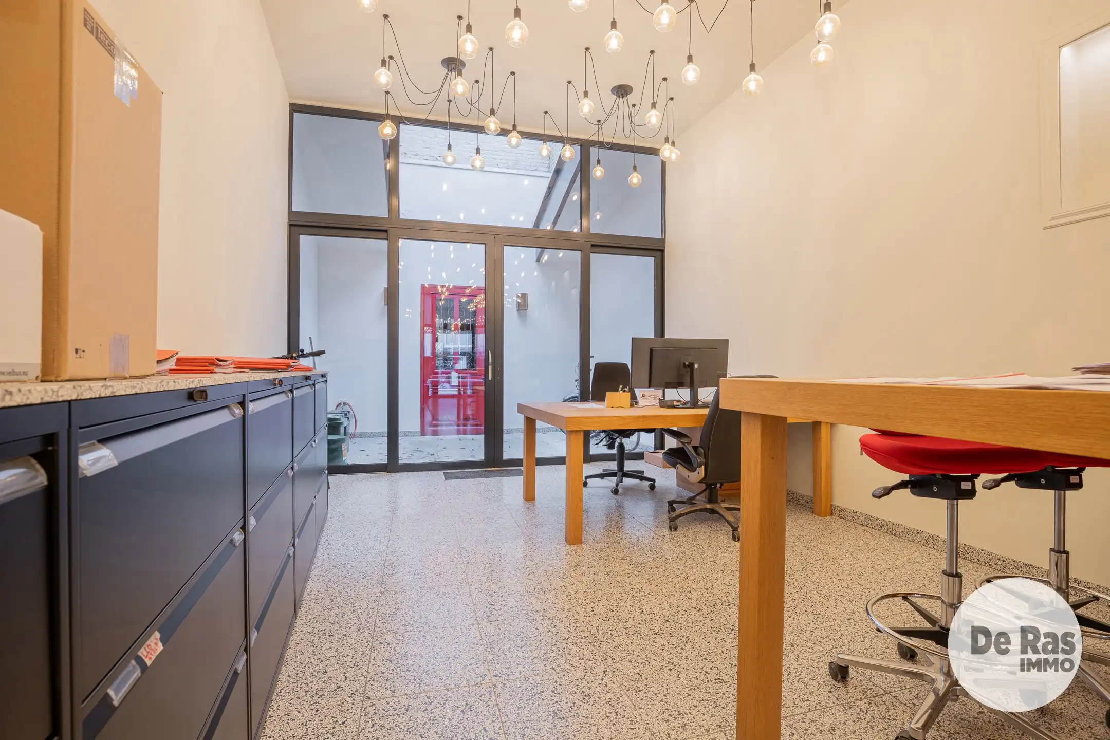 AALST - Kantoorruimte met vernieuwd appartement in centrum foto 8