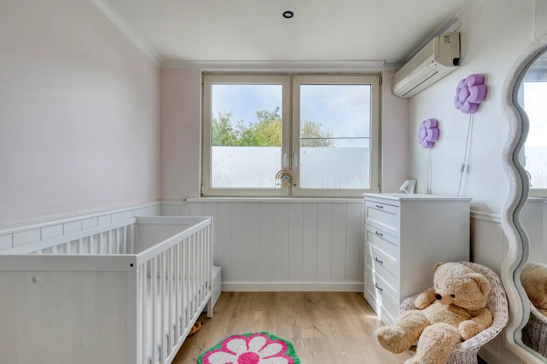 Gezellige gezinswoning met 4 slaapkamers en tuin foto 15
