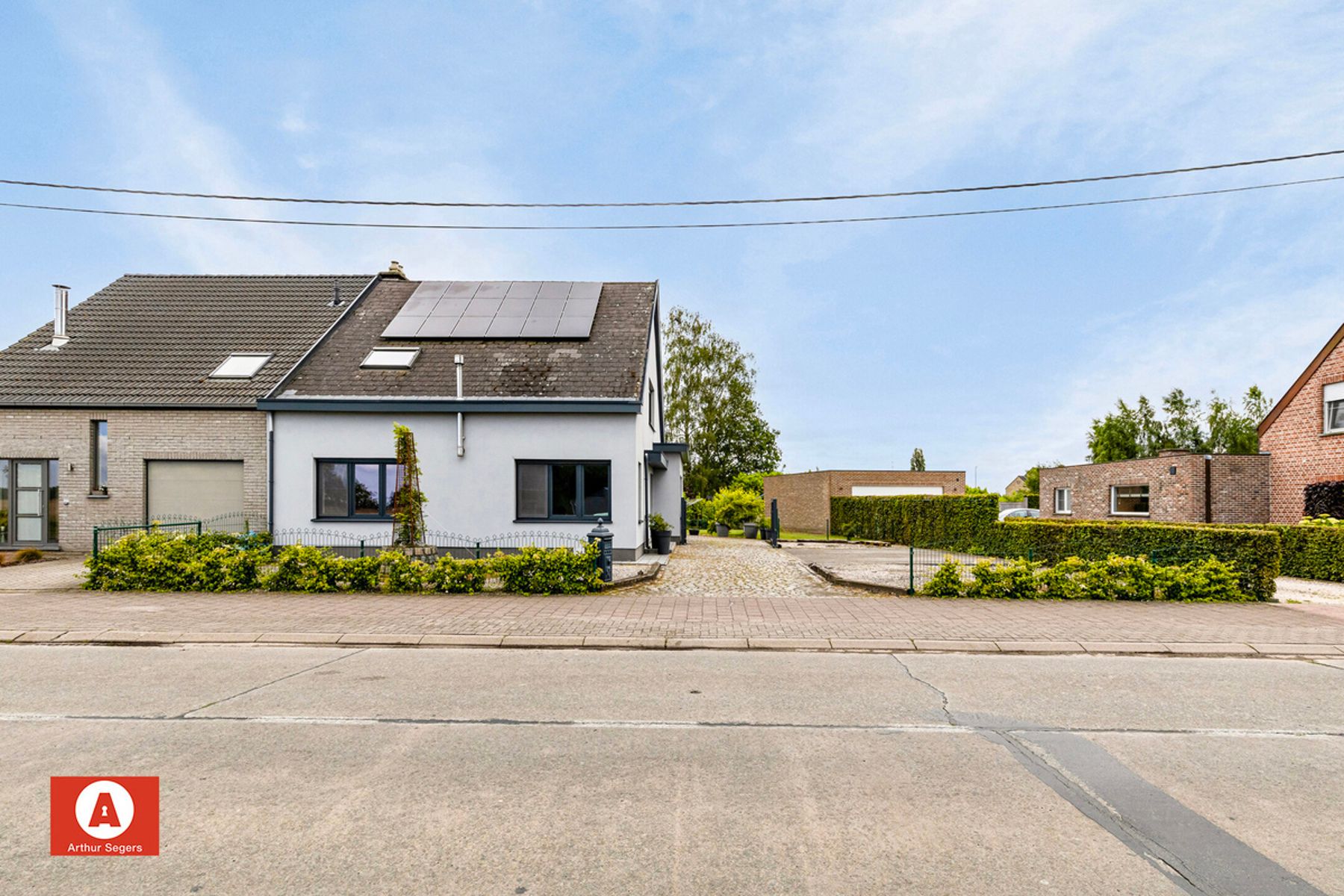 Centraal gelegen gezinswoning met 3 slaapkamers en tuin foto 2