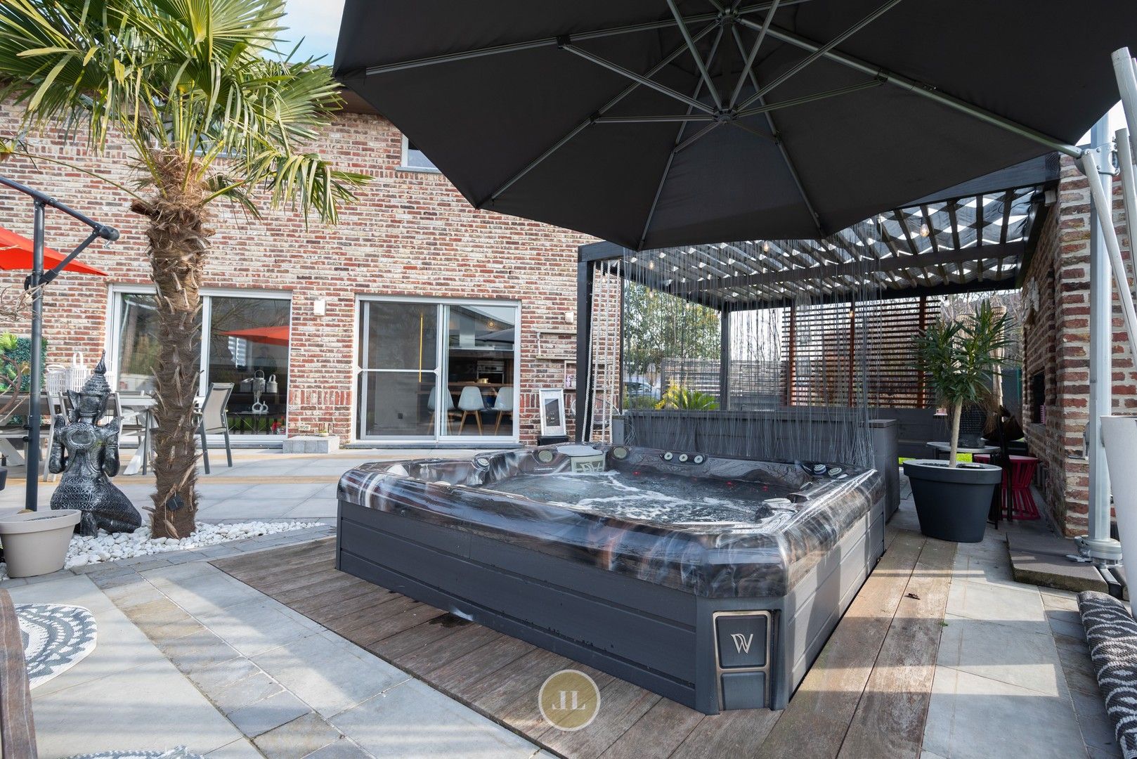 Instapklare villa met 4 slaapkamers op perceel van 1053m². foto 31