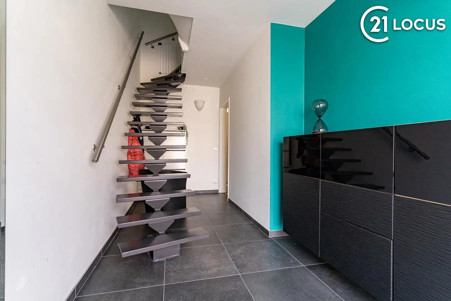 Exclusieve bel-etage met praktijkruimte en tuin foto 2