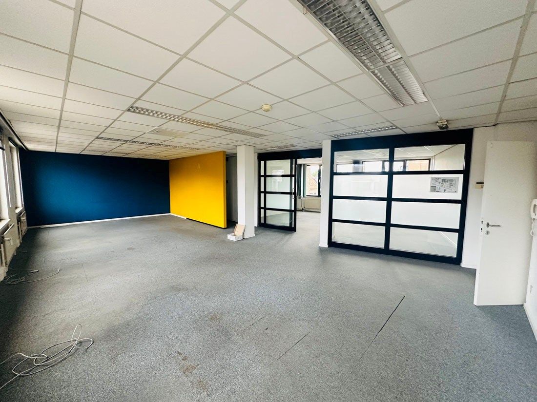 Iconisch kantorencomplex of commerciële ruimte te Hasselt centrum foto 6