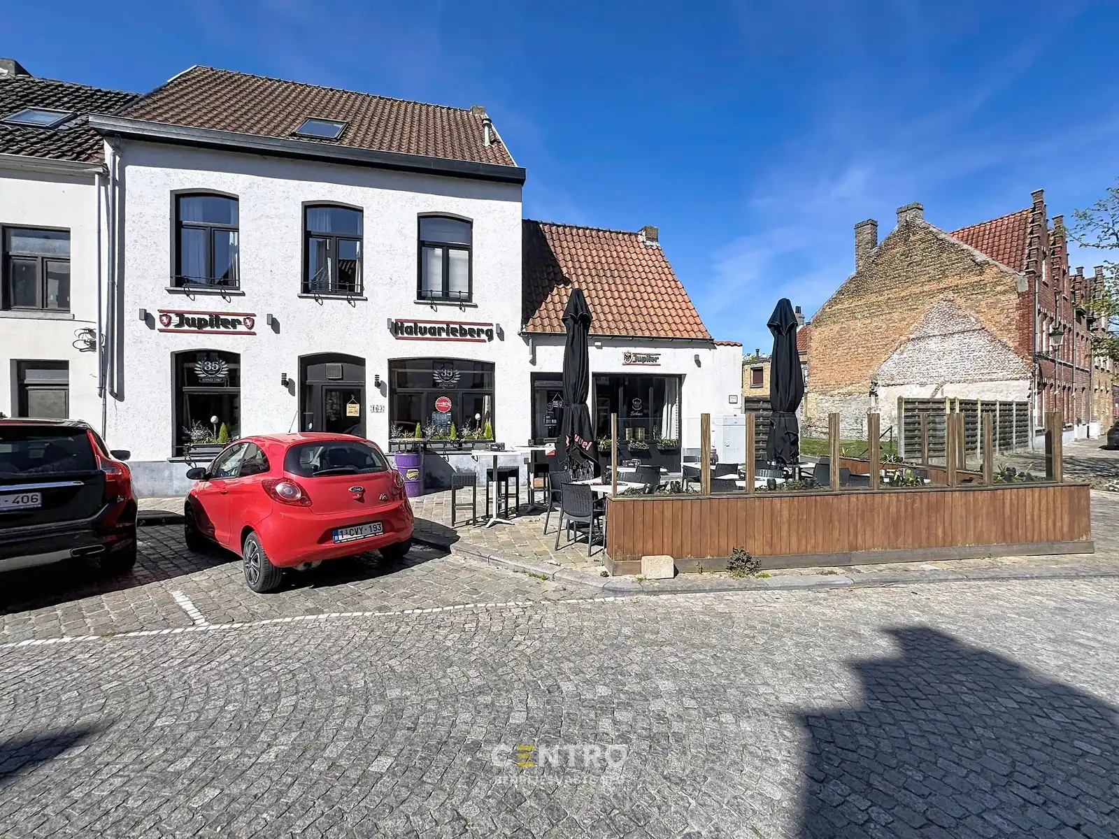 Unieke horecazaak te koop mét woongelegenheid (3 slpkms) en buitenterras in het toeristische hart van Brugge! foto 17