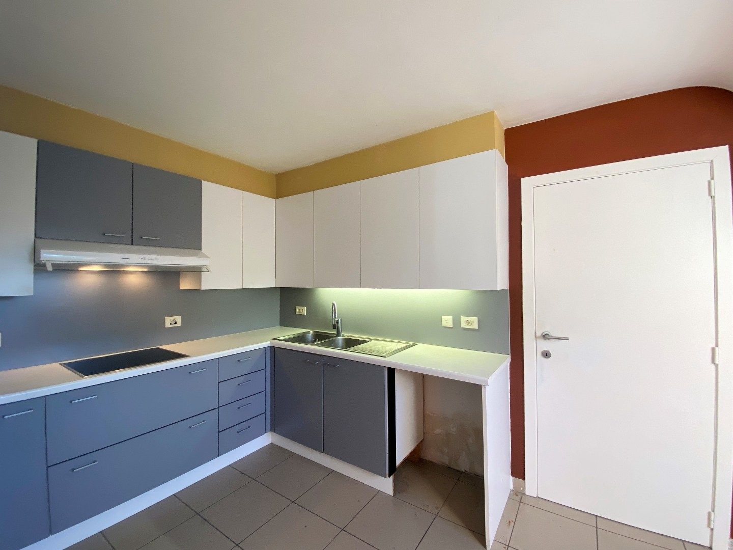RUIM EN LICHTRIJK APPARTEMENT MET 3 SLAAPKAMERS EN GARAGE IN HARTJE PITTEM foto 5