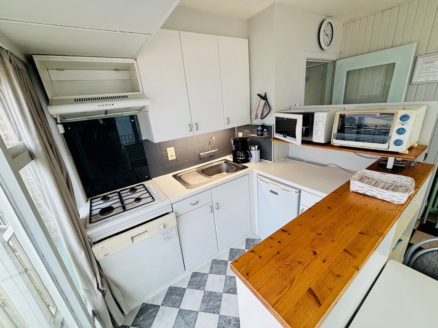 Gezellig hoekappartement op de Zeedijk met 180° panoramisch zicht  foto 9