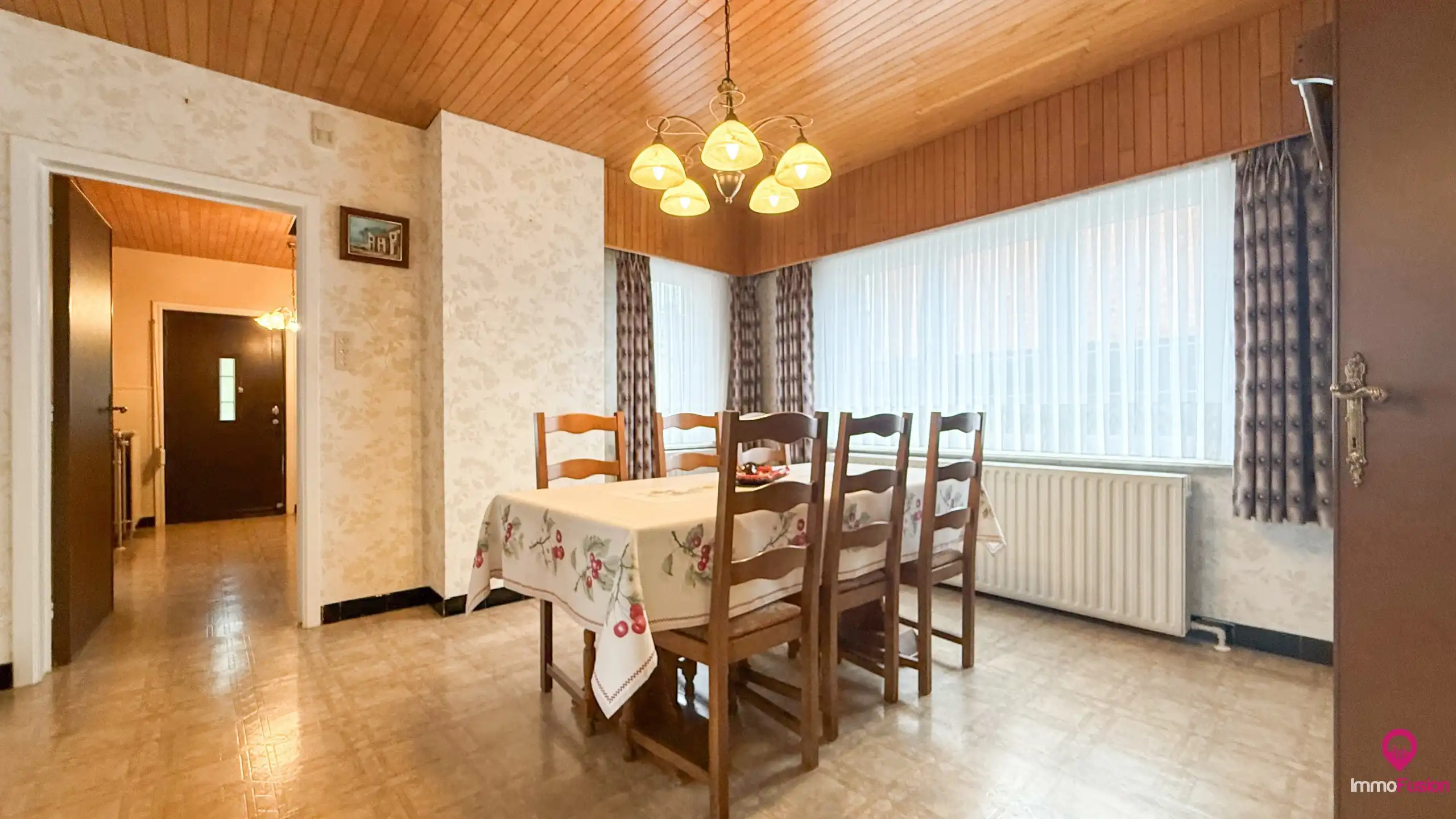 Ruime woning met 3 slaapkamers en zeer breed perceel! foto 8