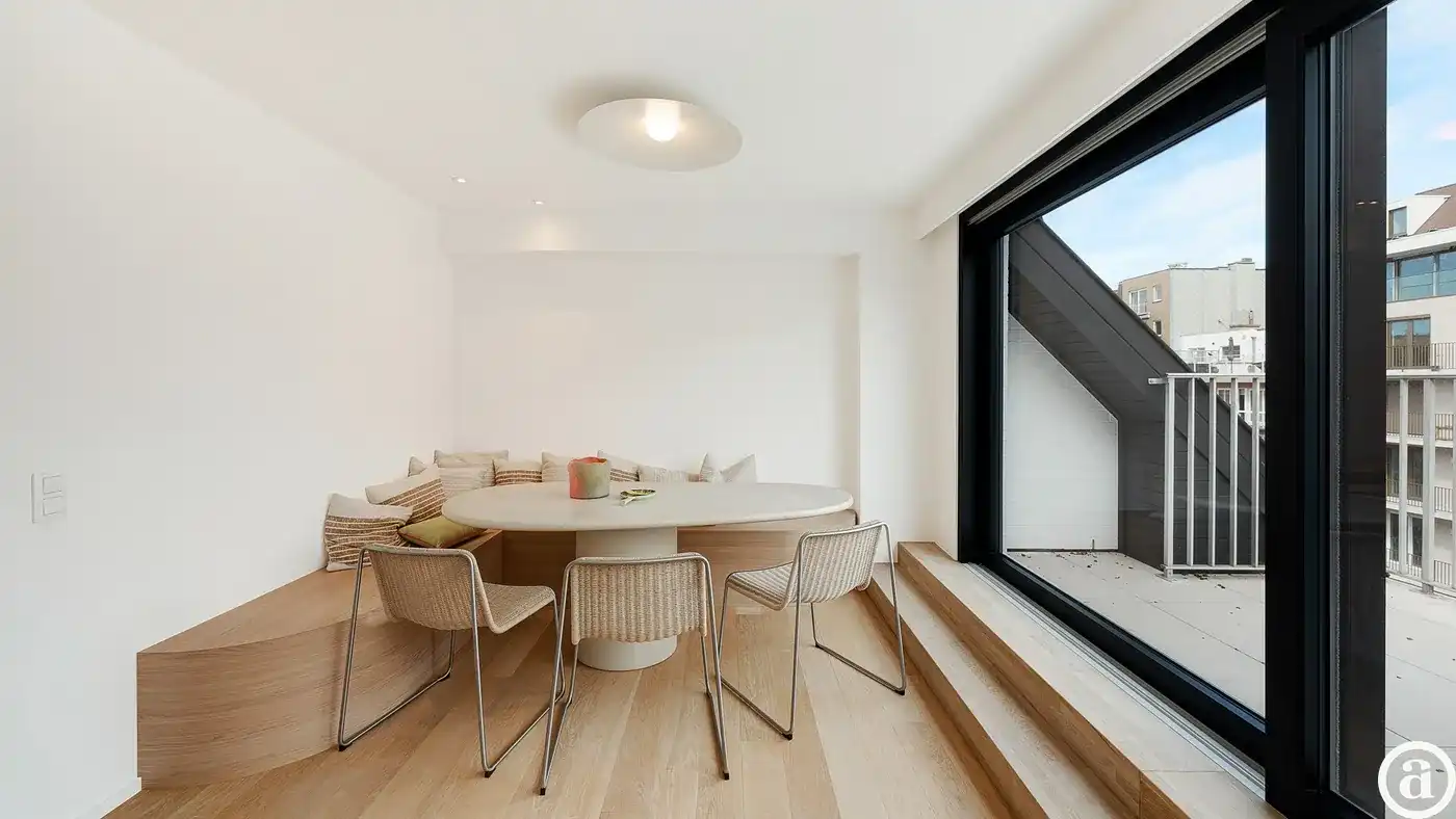Ruime gerenoveerde duplex met 5 slaapkamers in Knokke        foto 11