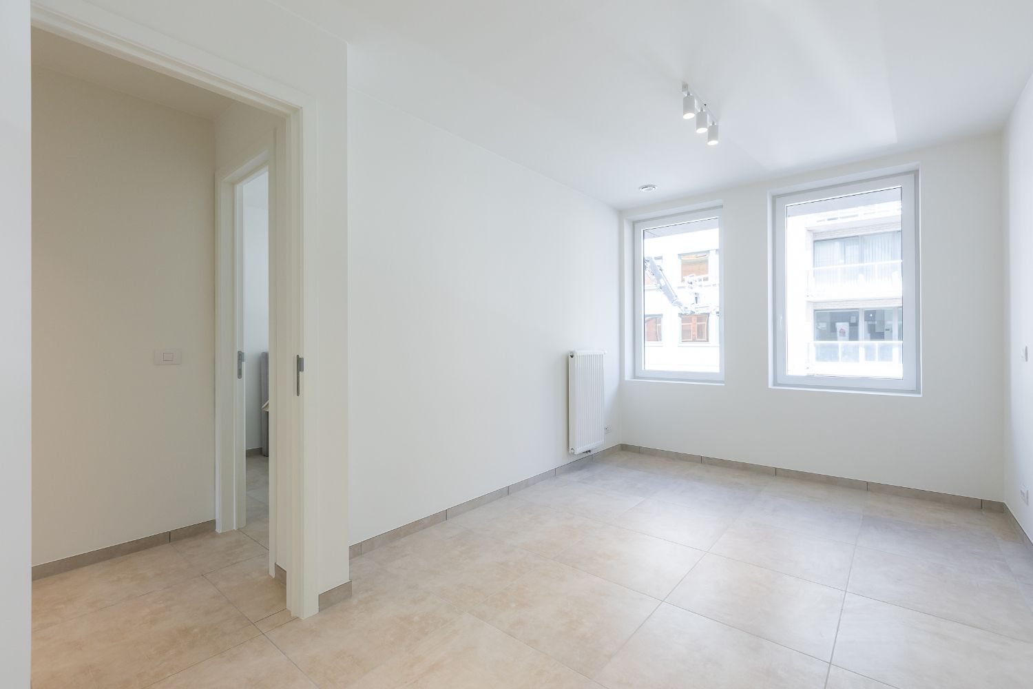 Nieuwbouw twee-slaapkamer appartement te huur in Oostende foto 9