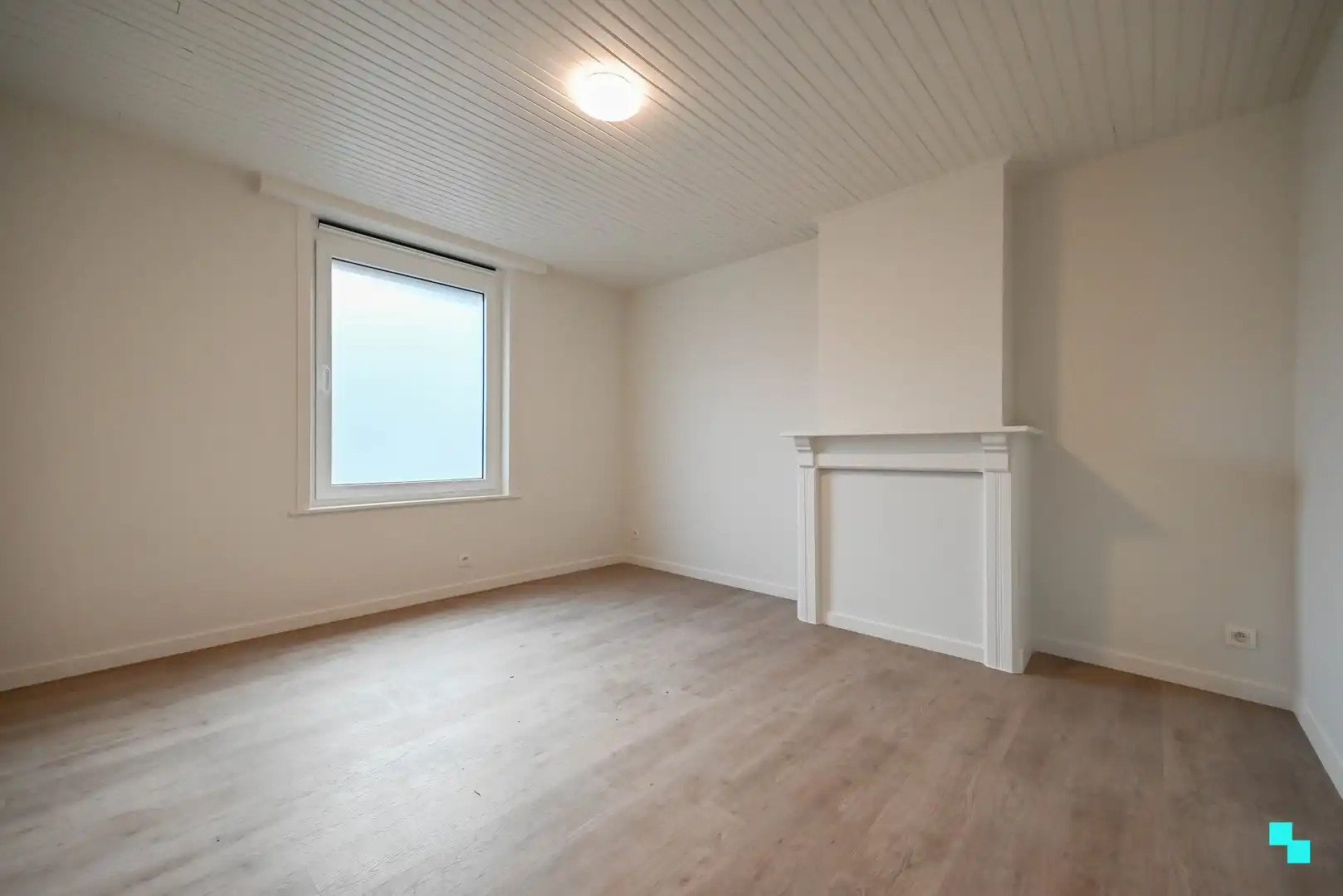 Gerenoveerde woning nabij centrum Izegem foto 15