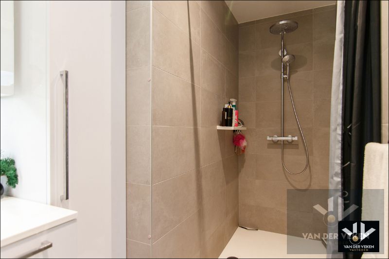 LUXUEUS AFGEWERKT PENTHOUSE IN HARTJE HASSELT foto 18