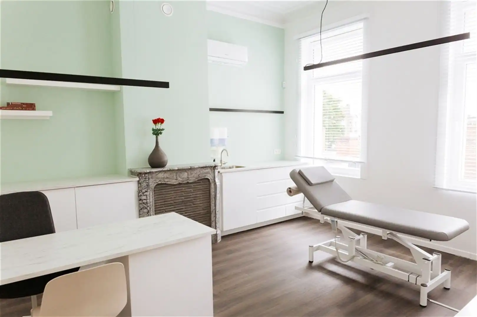 Kantoren/praktijkruimten op strategische locatie in Gent met parking foto 12