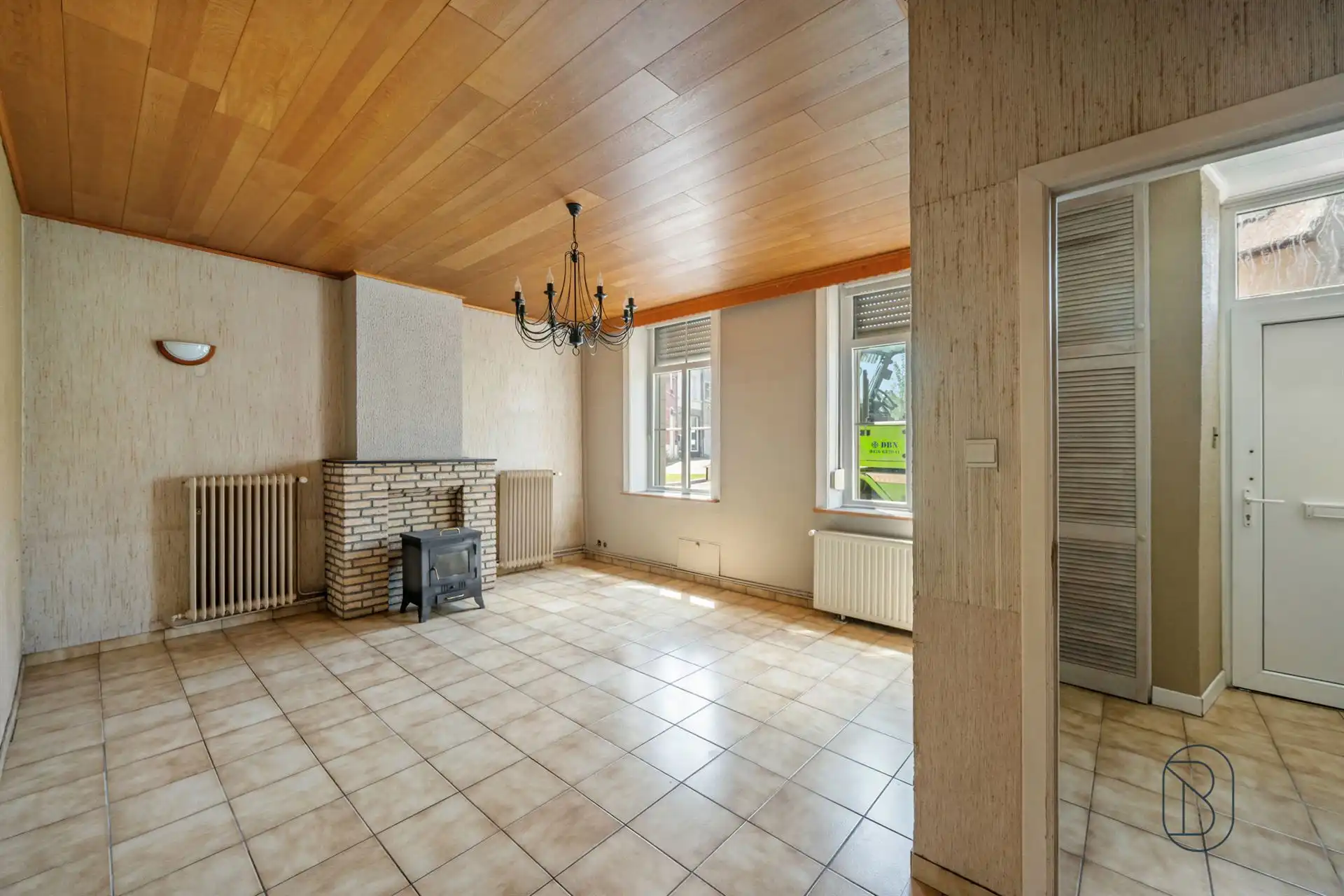 Te renoveren woning met 3 slk, garage en tuin! foto 5
