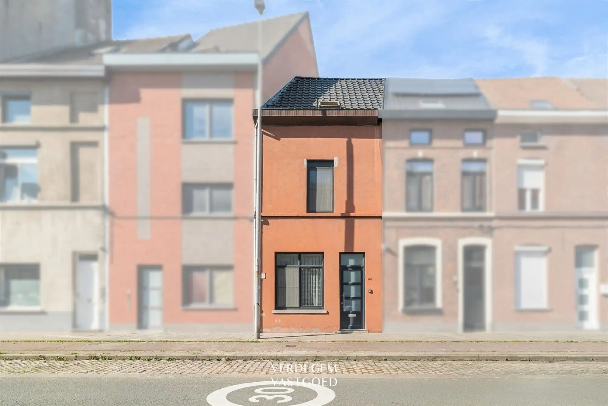 Instapklare woning met grote leefruimte en vier slaapkamers foto 15