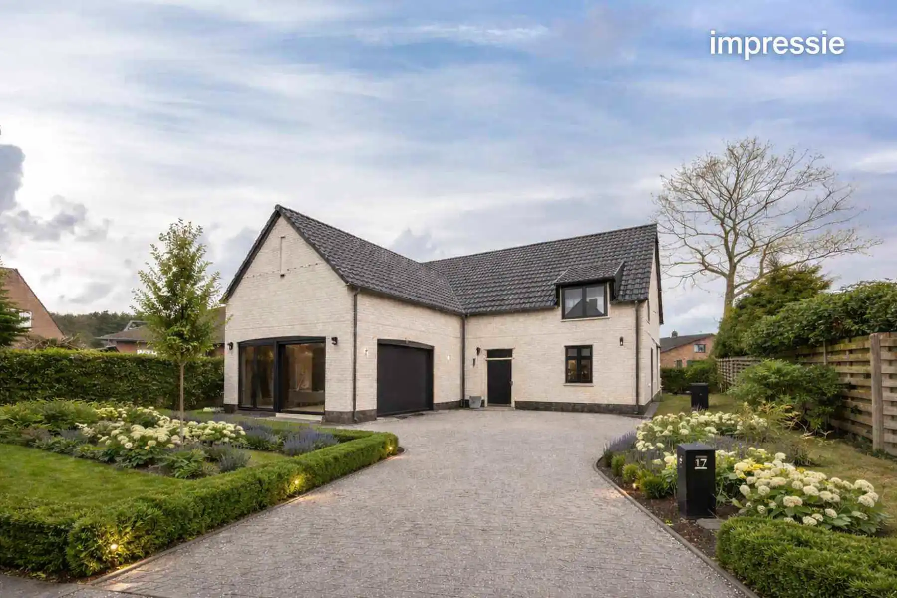 Af te werken ruwbouwwoning met veel mogelijkheden te Lille foto 3