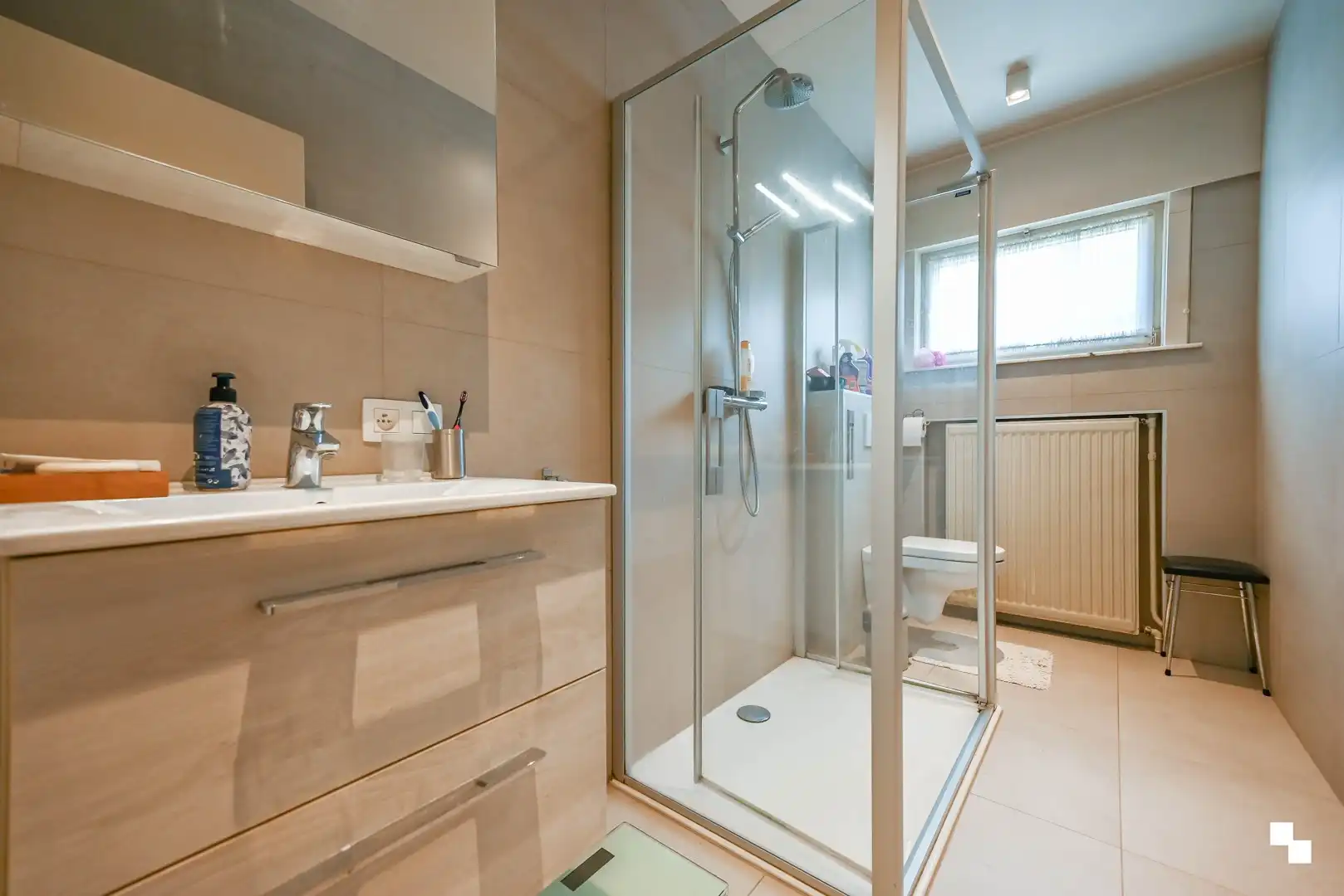 Charmante villa met ruime tuin, veelzijdige indeling en topligging nabij het hart van de Bosmolens foto 14