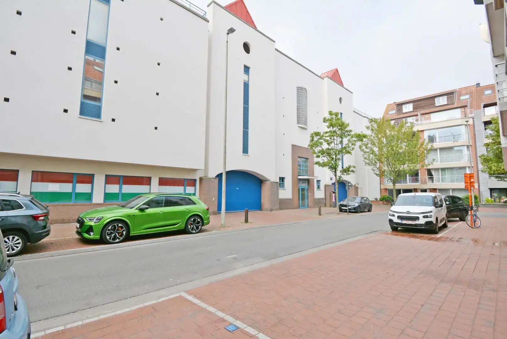 Dubbele garagebox te huur in een zijstraat van de Lippenslaan! foto 5