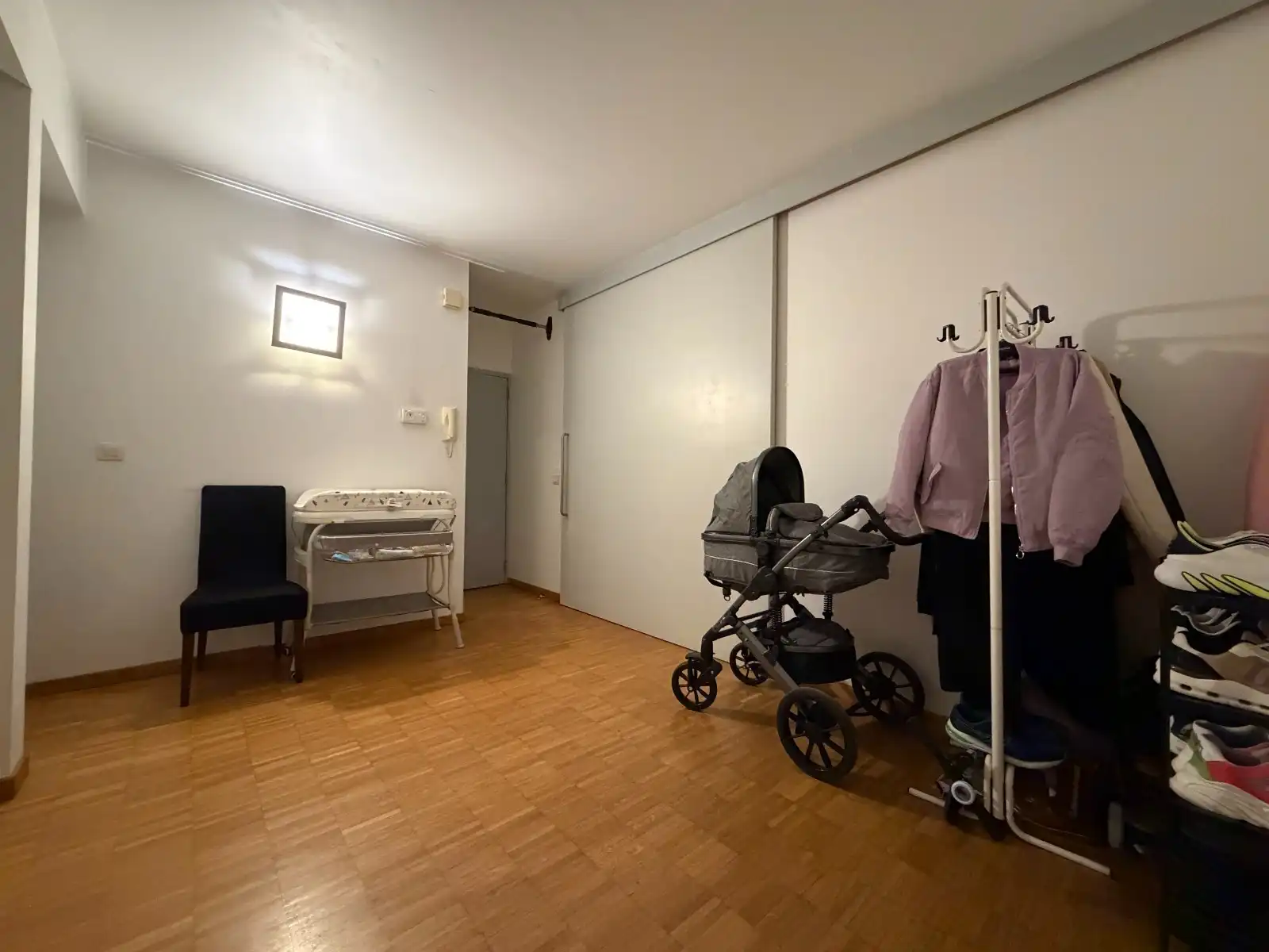 Lichtrijk appartement in centrum Deinze foto 2