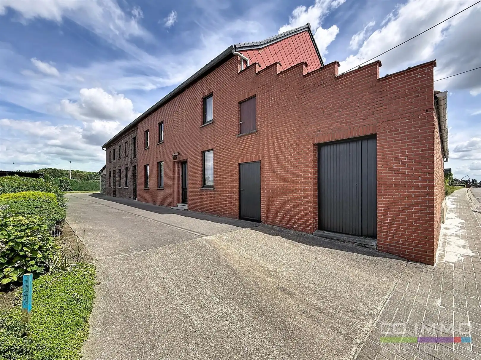 Voormalige hoeve met aanbouw en tuin, 26a 01ca foto 2