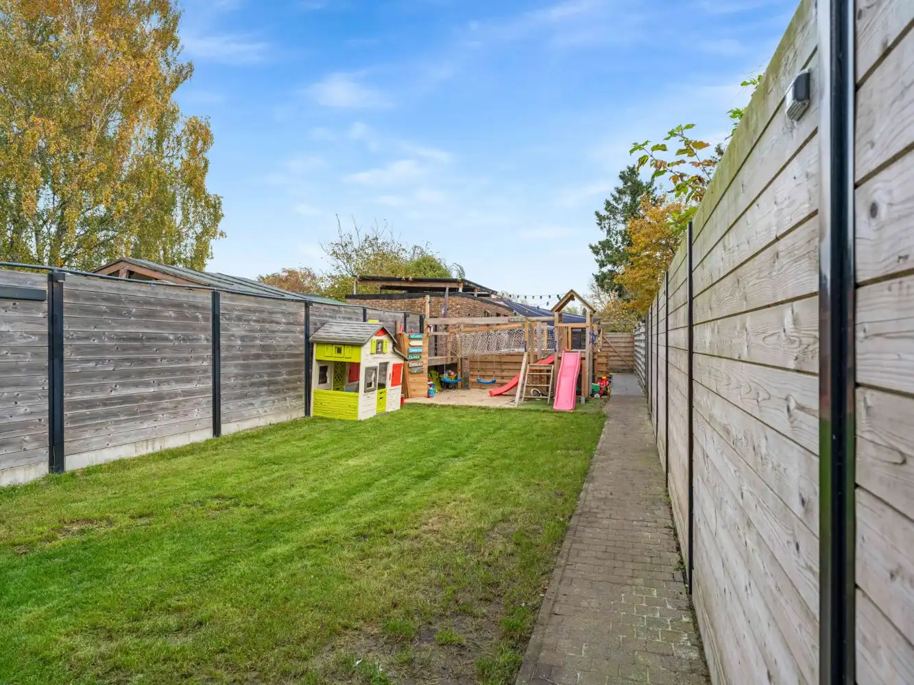 Instapklare woning met 2 slpk., garage en tuin foto 19