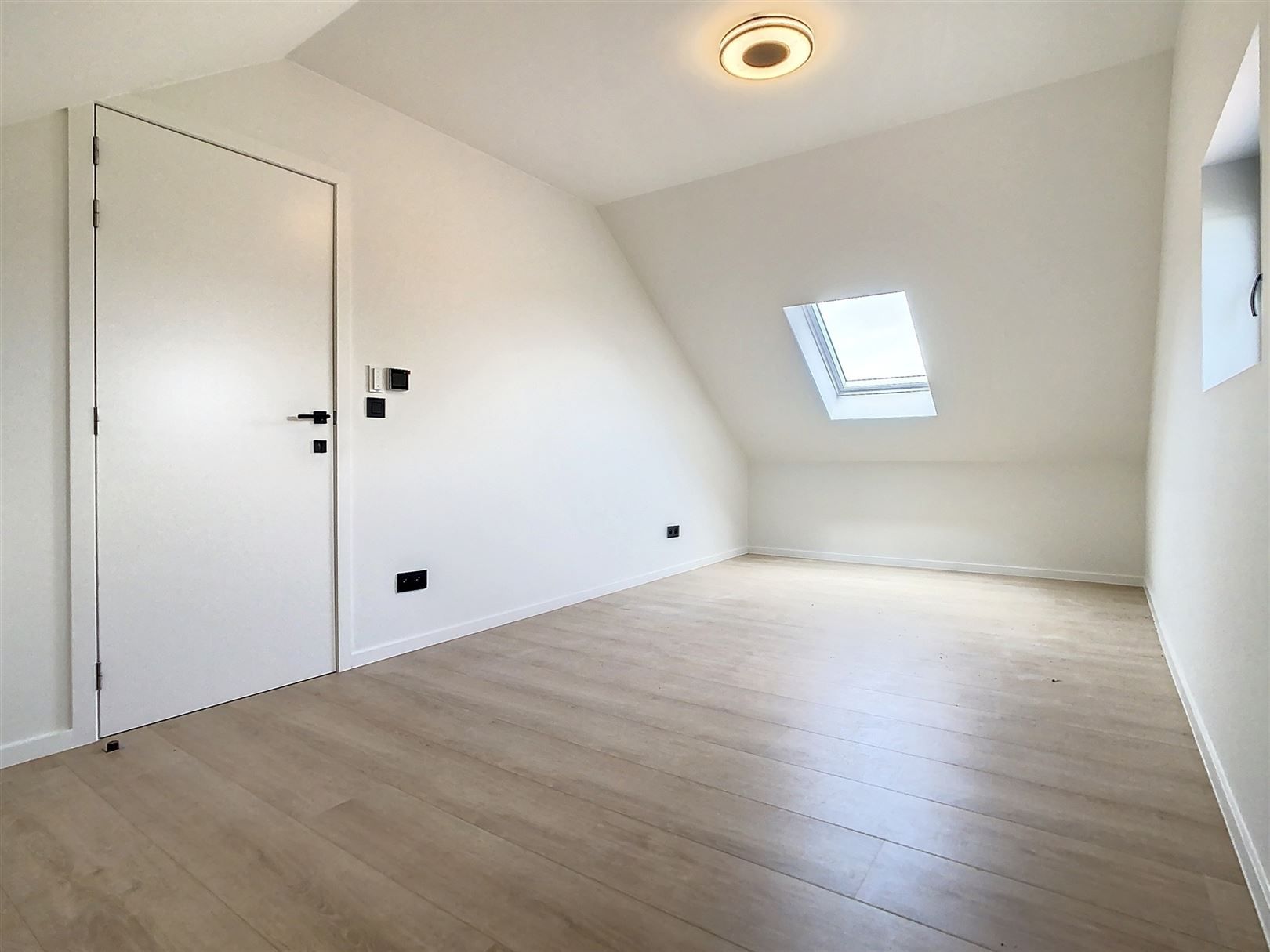 Exclusieve woning met bijbouw (uitbating B&B) opp 40a 22ca foto 52