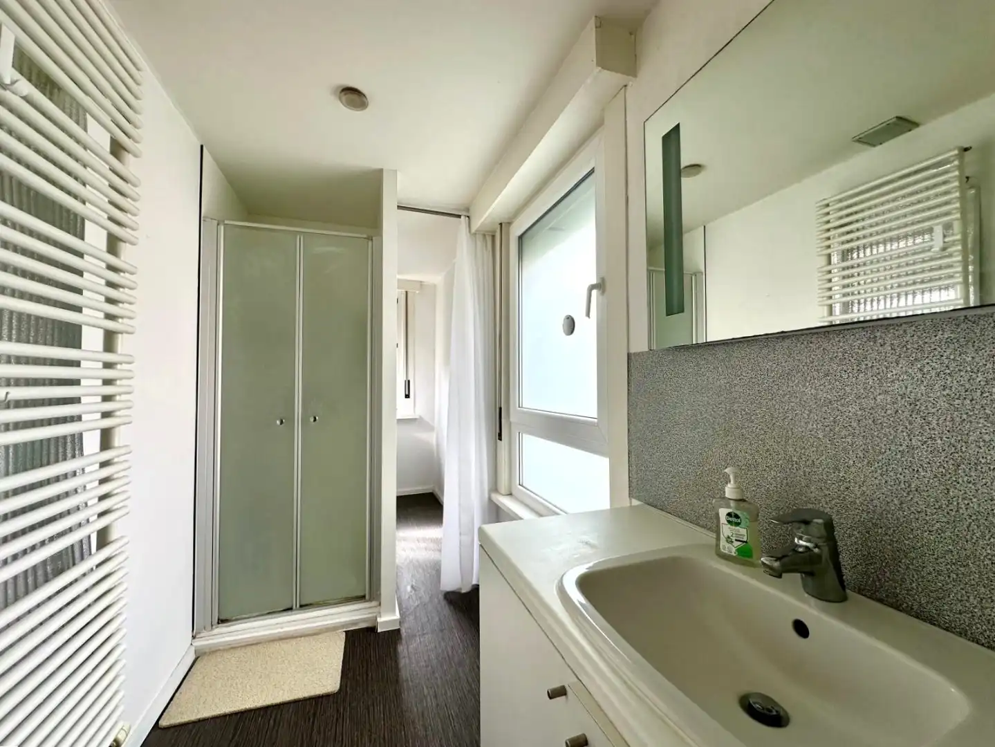 Appartement op centrale ligging te Sint-Andries foto 7