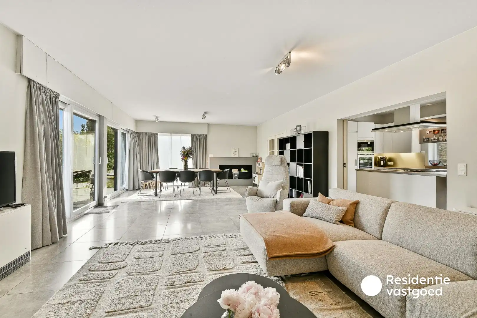 Instapklare en alleenstaande bungalowwoning foto 4
