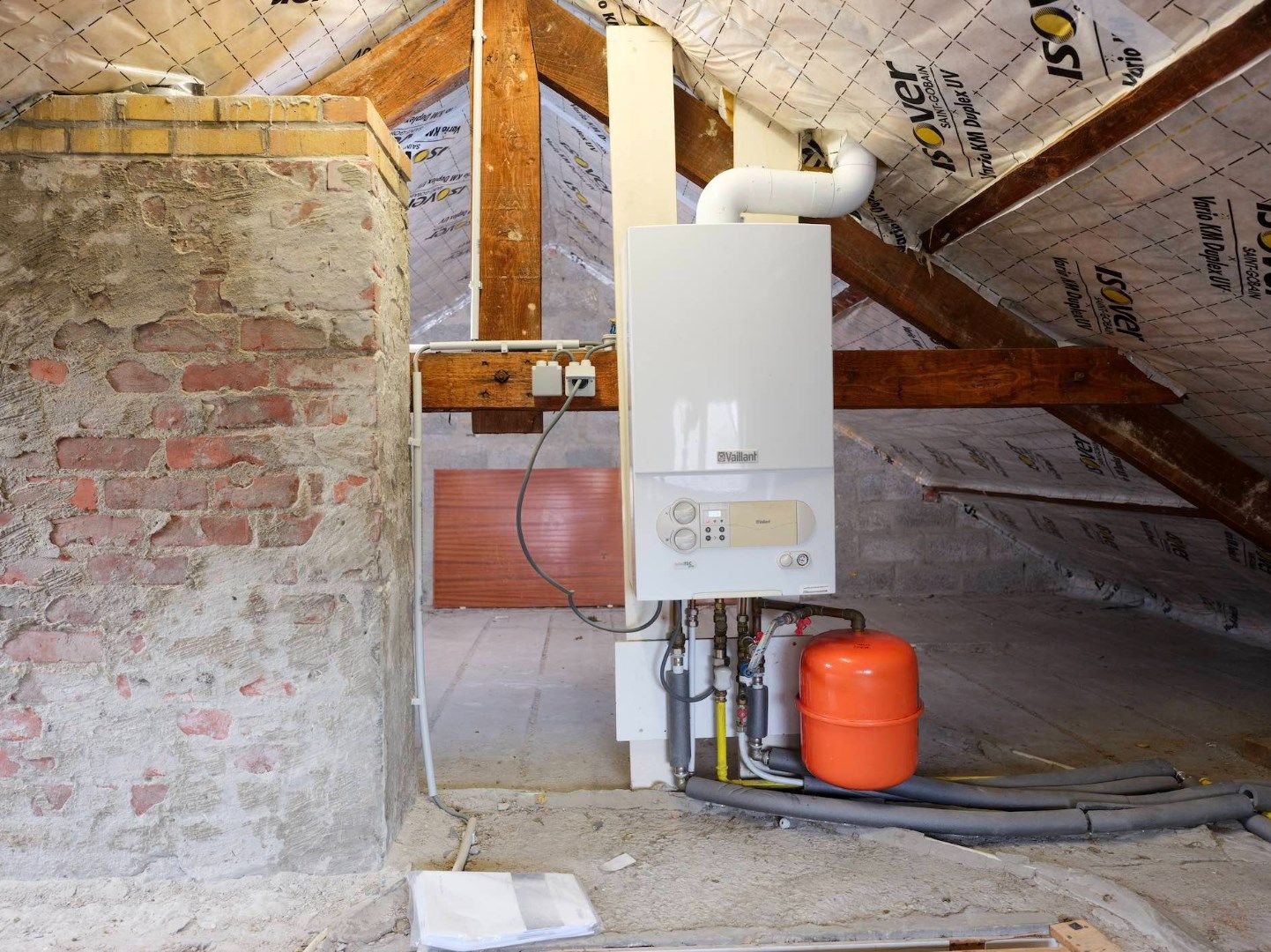 Charmante halfopen woning met potentieel in het hart van Zwankendamme foto 13