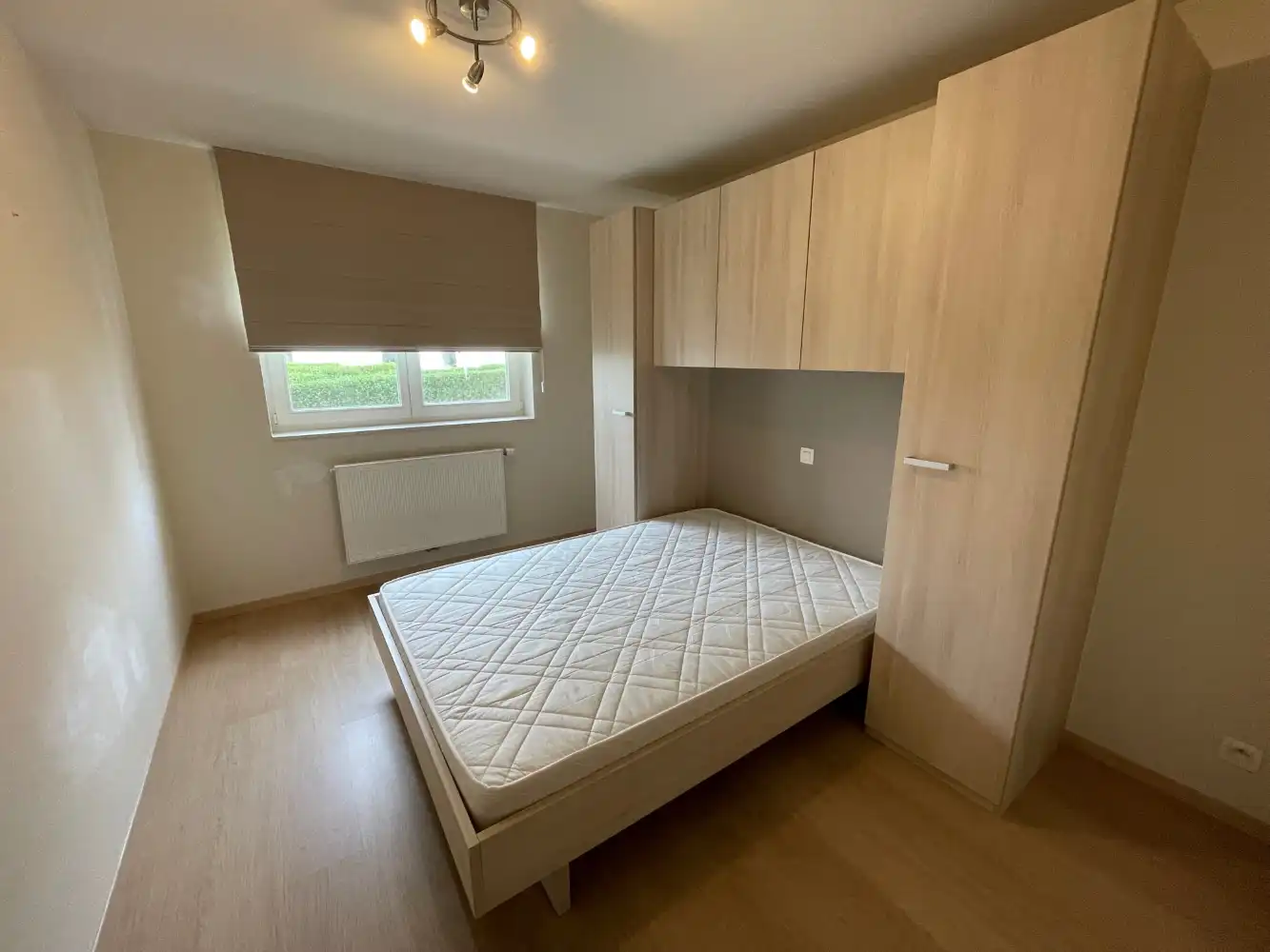 Gelijkvloersappartement met twee slaapkamers en terrasje dichtbij het centrum van Blankenberge. foto 8