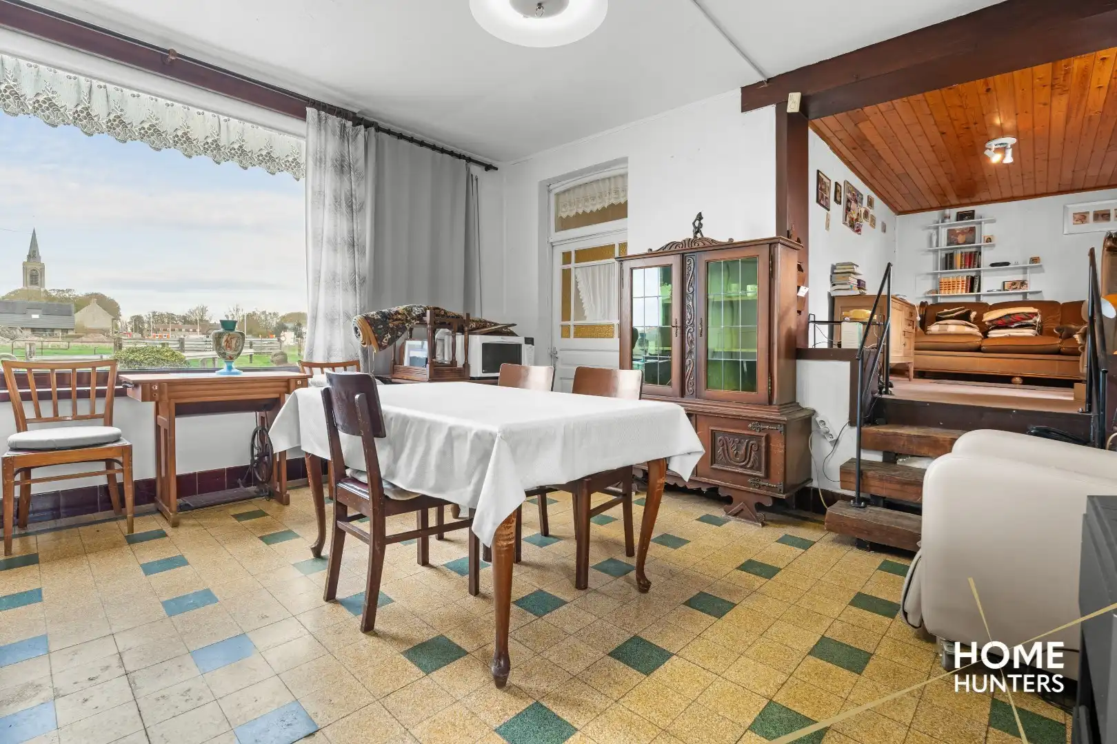 Landelijke woning op uiterst rustige ligging in Oostkerke! foto 8