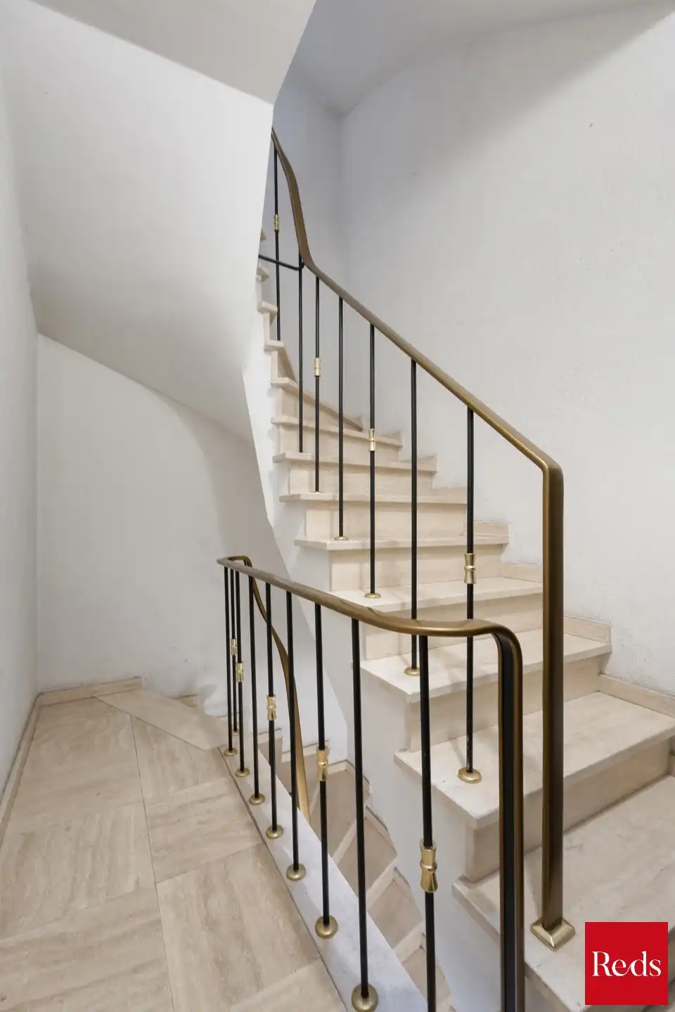 Opbrengsteigendom met 3 verhuurde appartementen nabij stad  foto 26