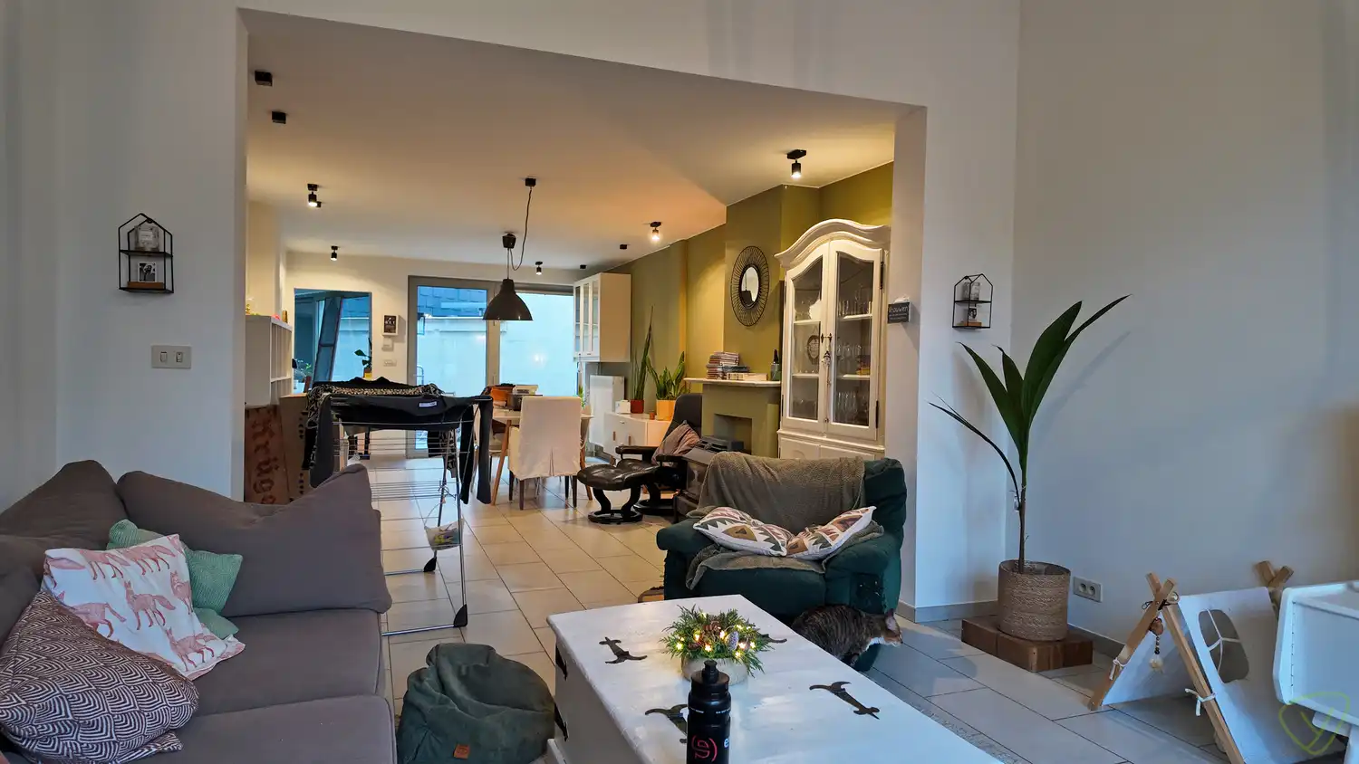 Gezellig duplex appartement nabij het station van Eeklo! foto 5