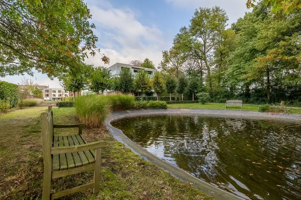 Gemeubelde penthouse met 2 slpk, ruim terras en autostaanplaats foto 39