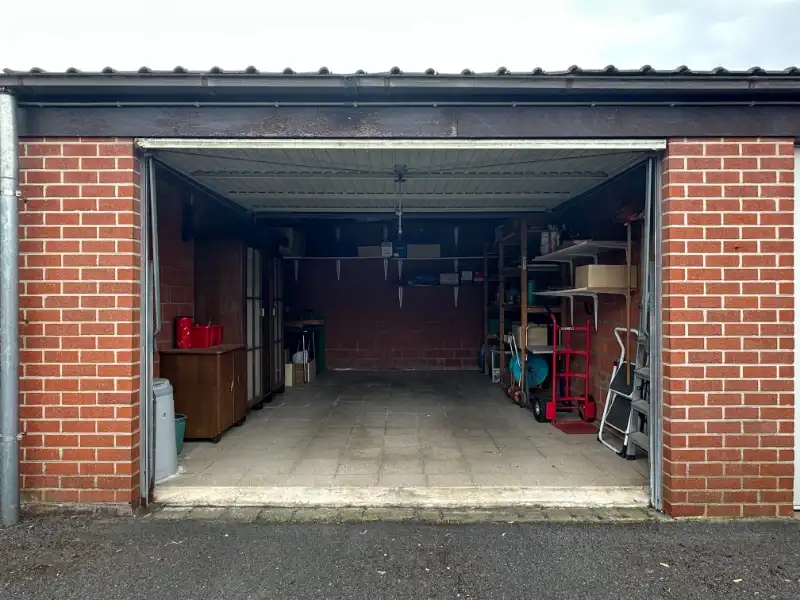 Centrum Roeselare -  Extra ruime brede  garage te koop foto 5