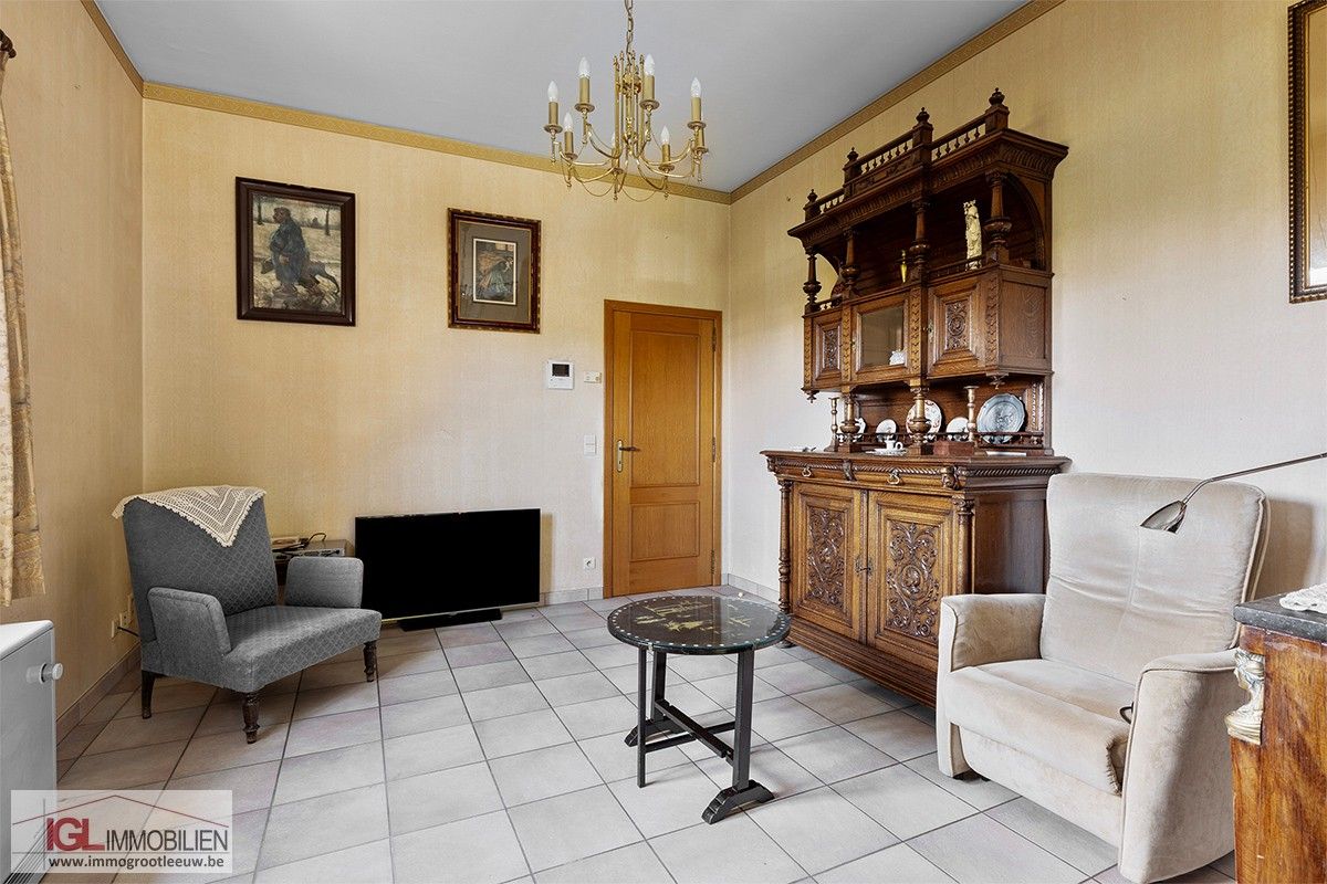 Charmante driegevelwoning met zonnige tuin & garage in het centrum van Lennik foto 4