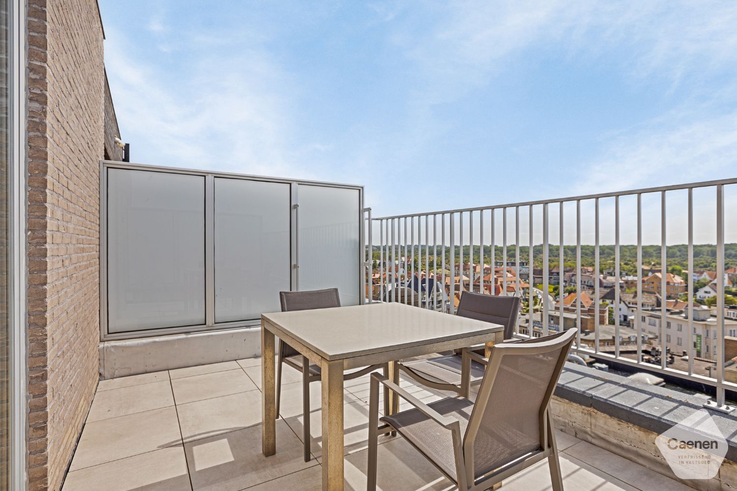 Gerenoveerde penthouse met terrassen en schitterend zeezicht! foto 8