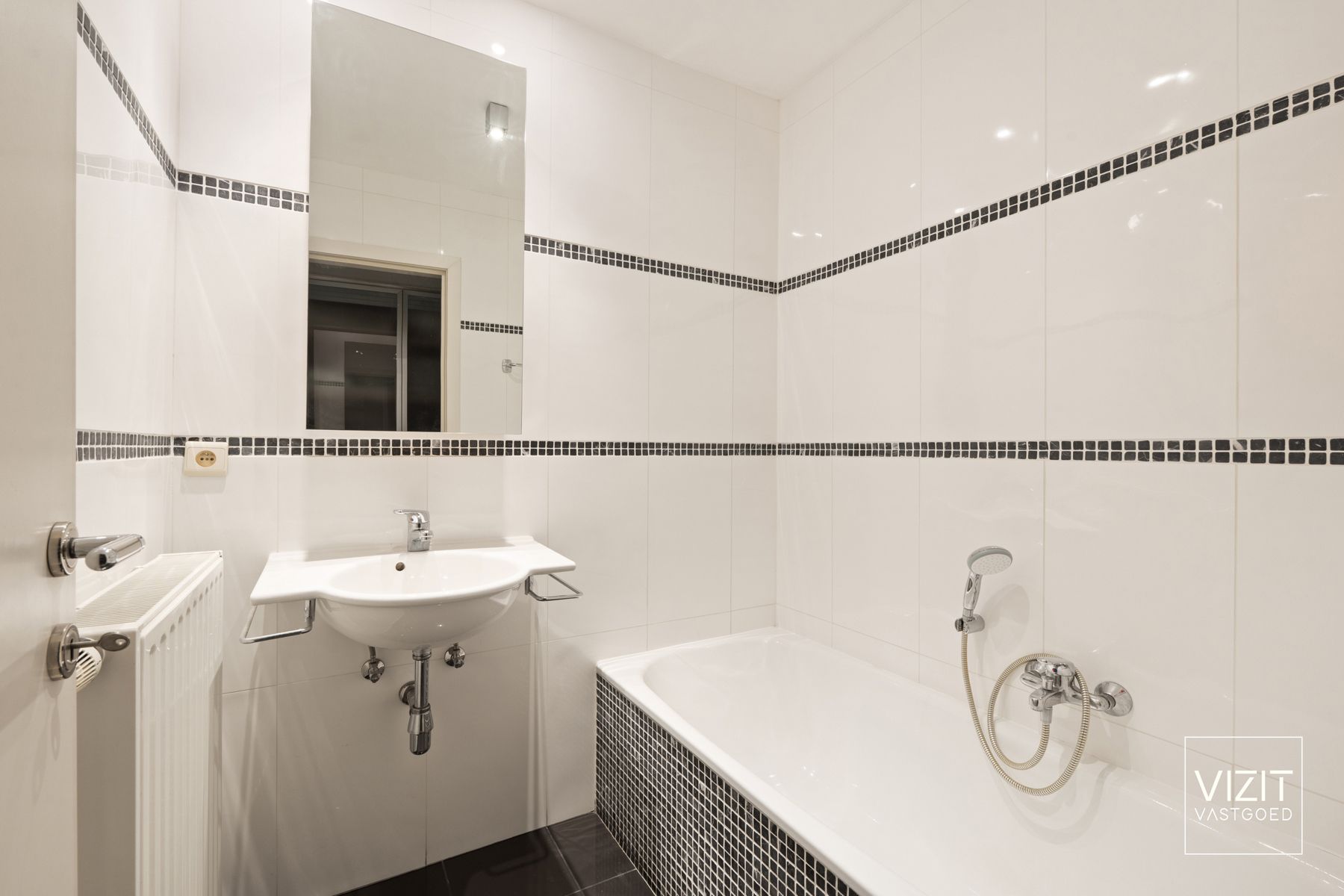 Appartement met twee slaapkamers en garage foto 9