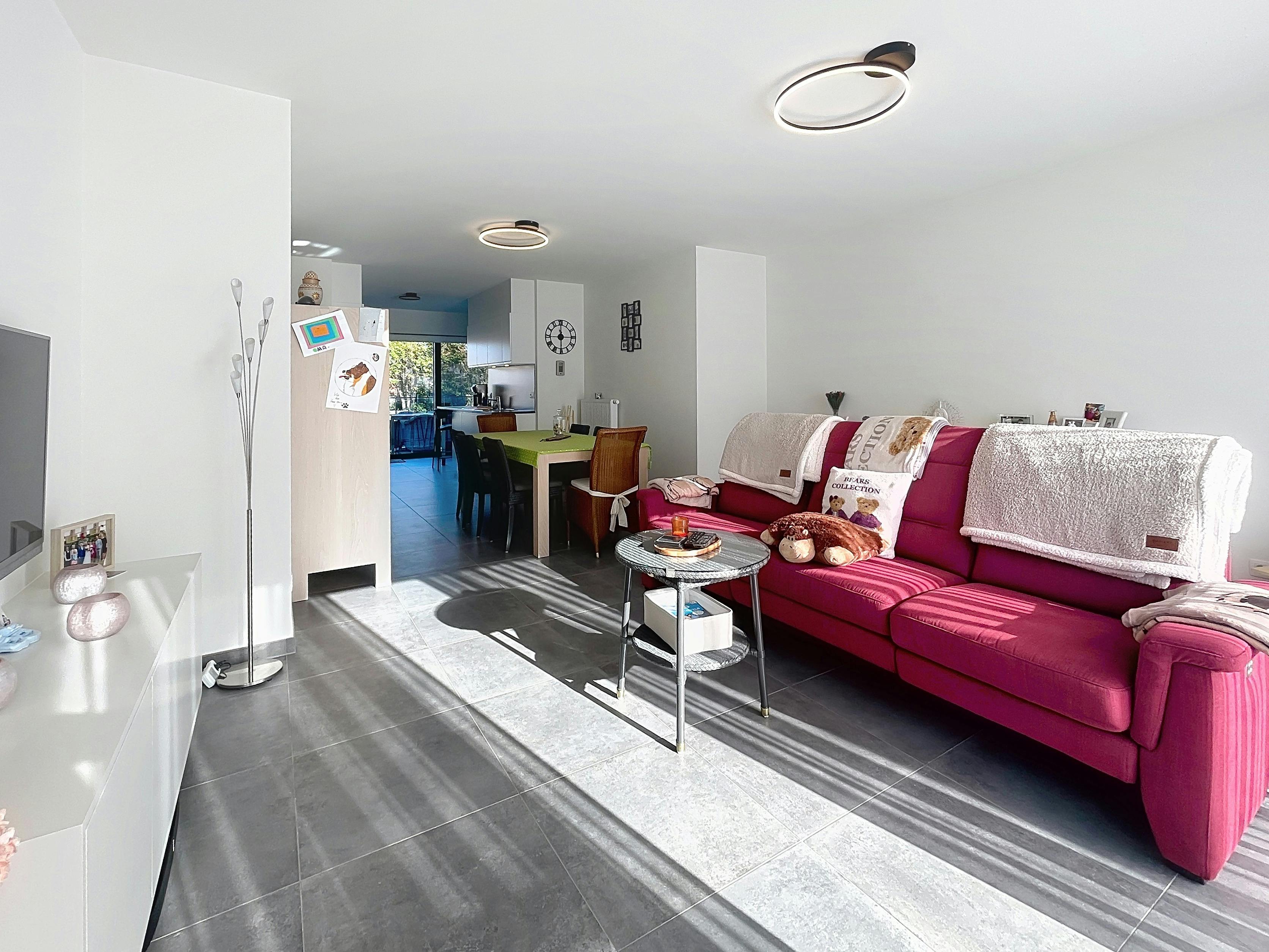 Heel recent appartement met 2 kamers te koop in Deerlijk foto 4