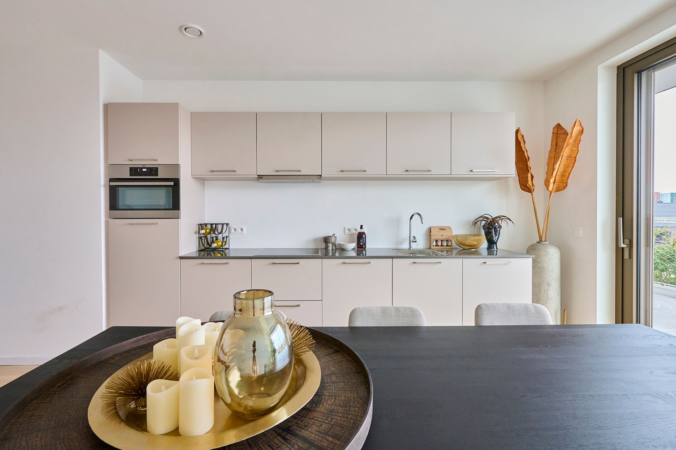 INSTAPKLAAR DOORZONAPPARTEMENT, 108m², 2 SLAAPKAMERS foto 6