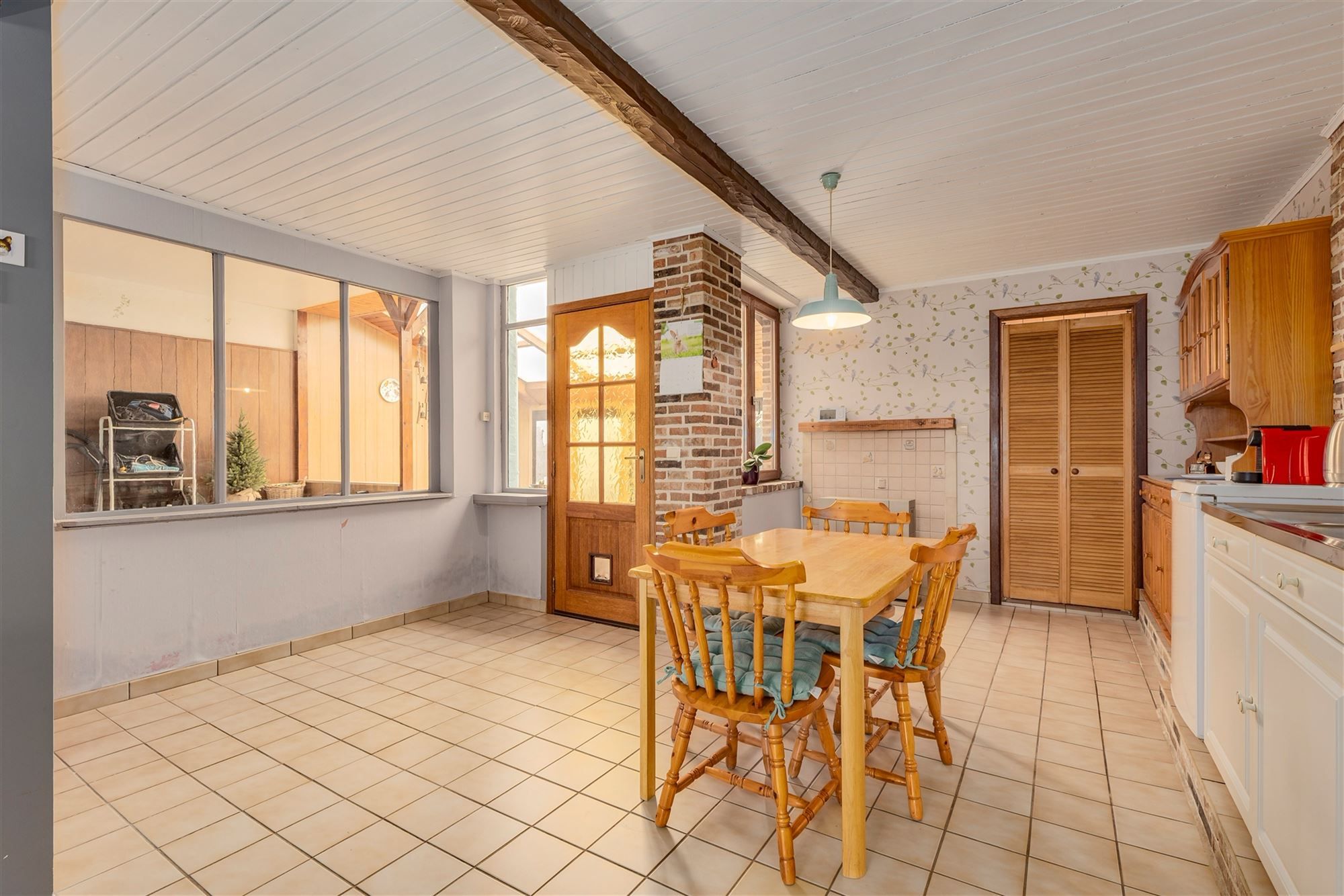 Ruim te renoveren huis met tuin en garage foto 5