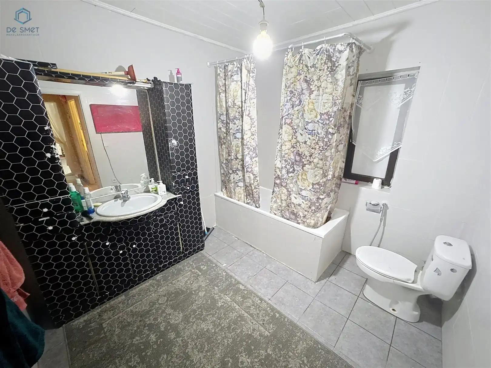 Op te frissen woning met 4 slaapkamers en stadstuintje vlak bij het centrum van Geraardsbergen foto 11